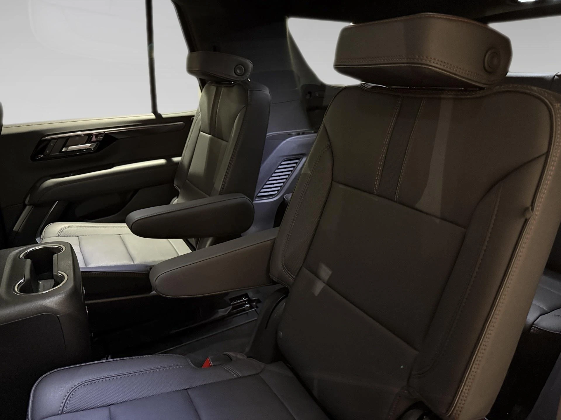 Chevrolet-Tahoe-image-10