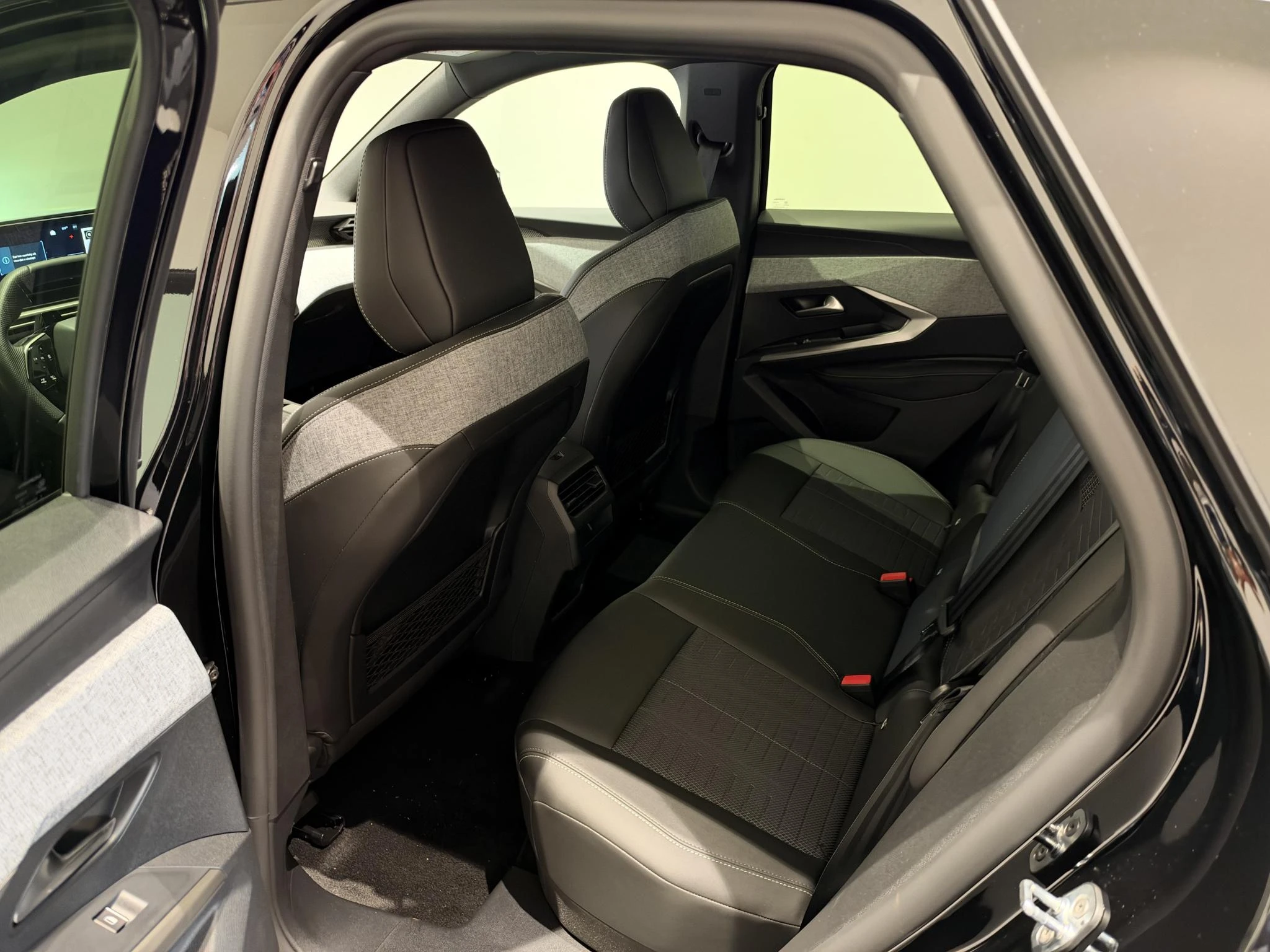 Peugeot-e-3008-image-13