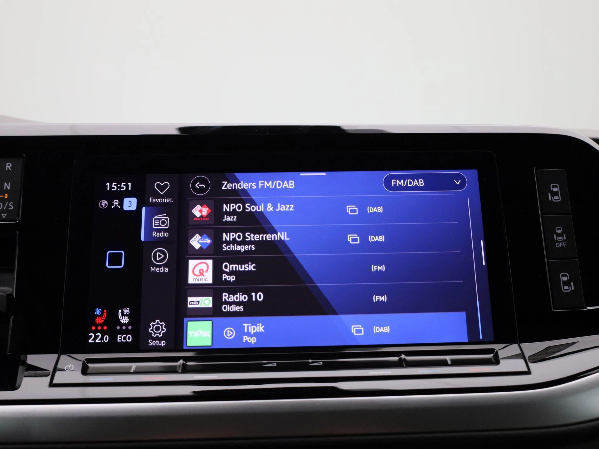 Volkswagen-Multivan-image-22