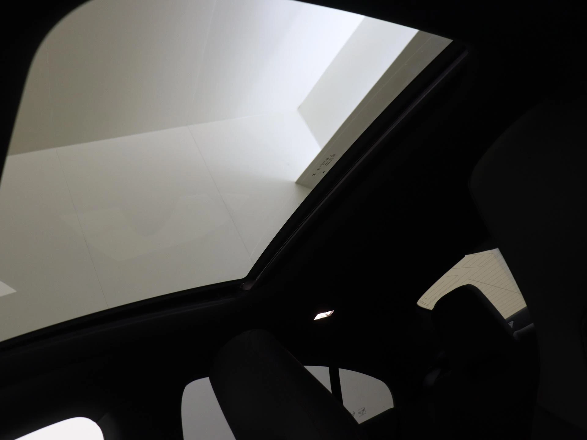 Mercedes-Benz-CLA-image-27