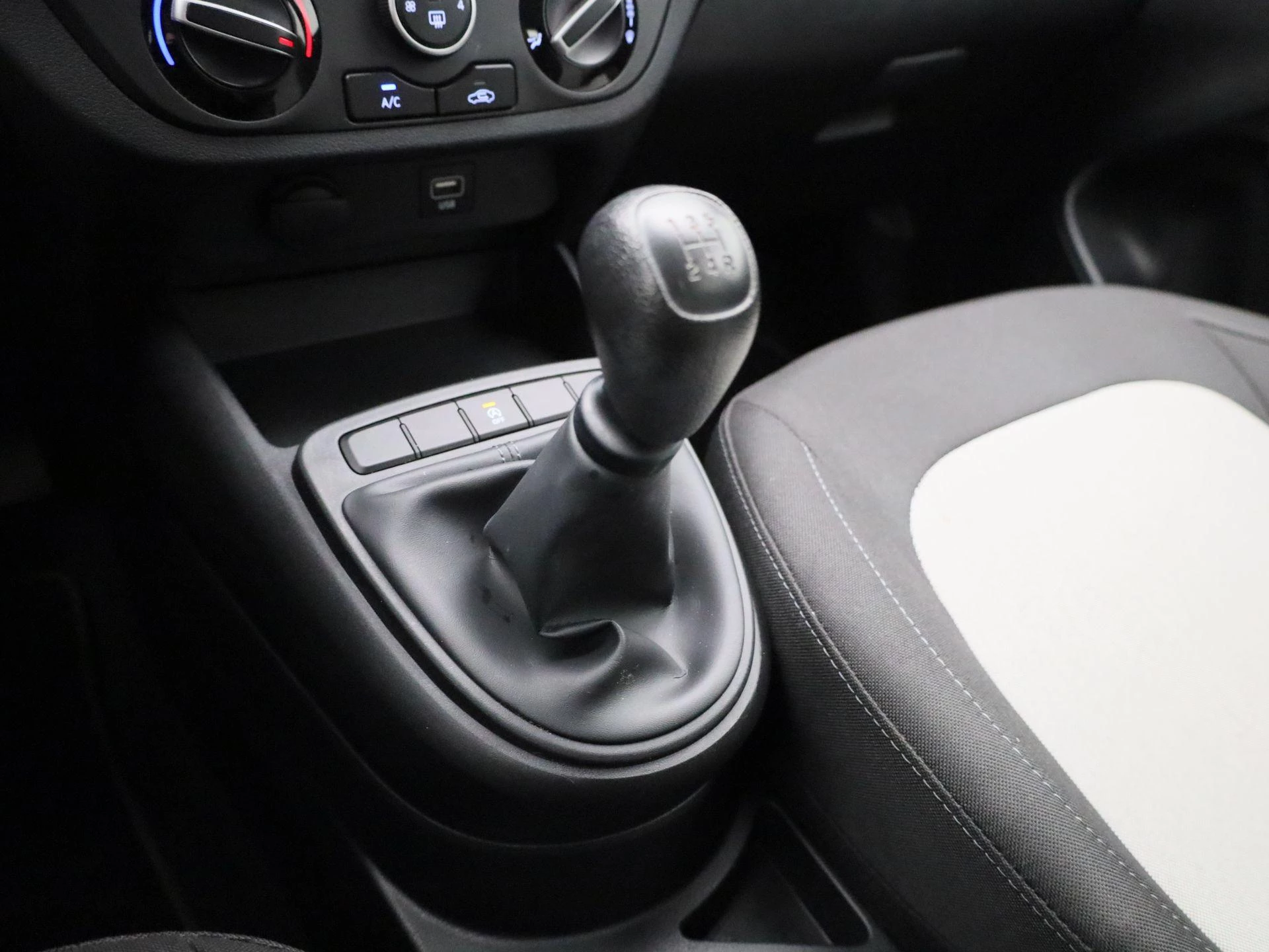 Hyundai-i10-image-15