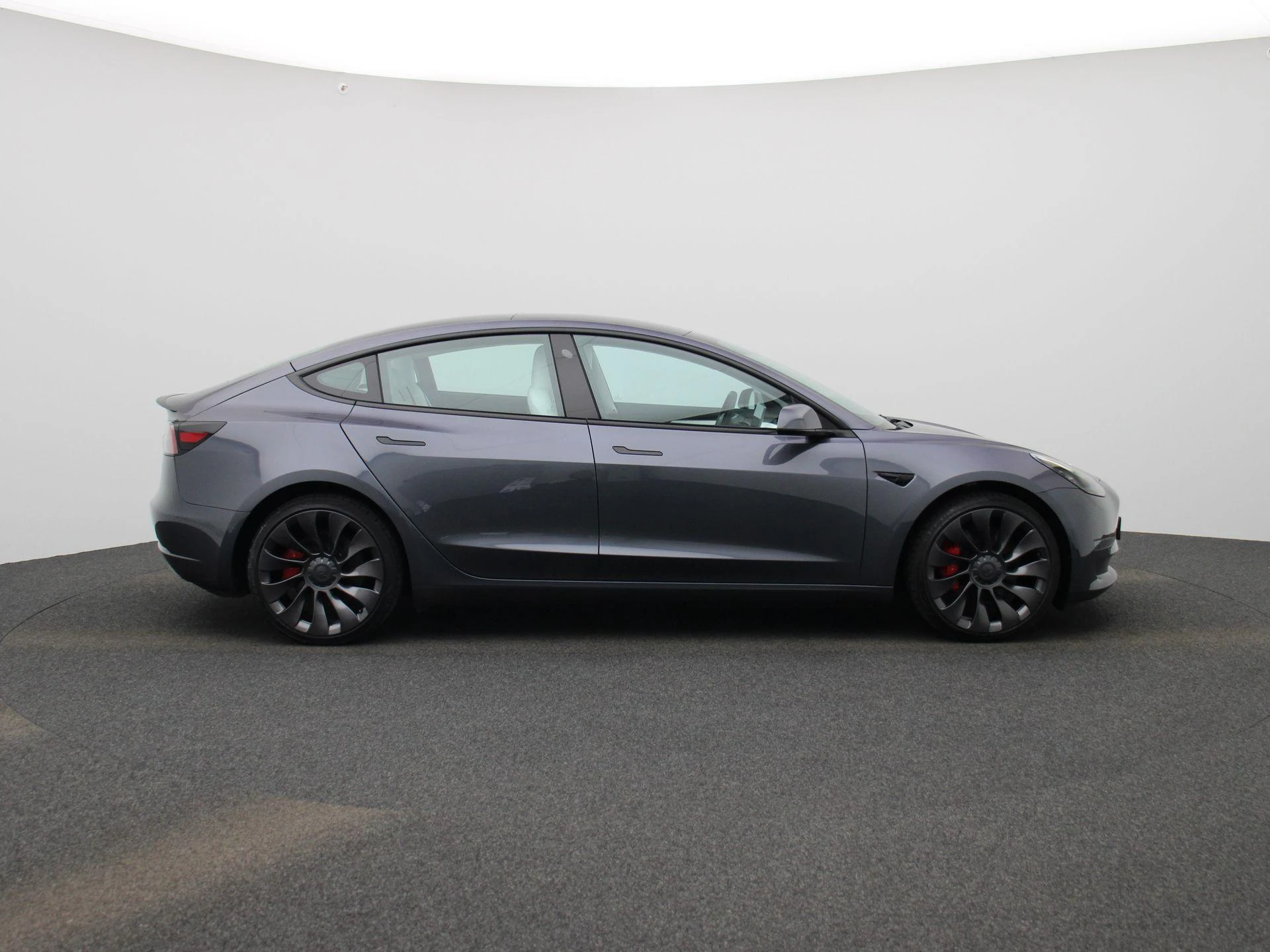 Tesla-Model 3-image-5