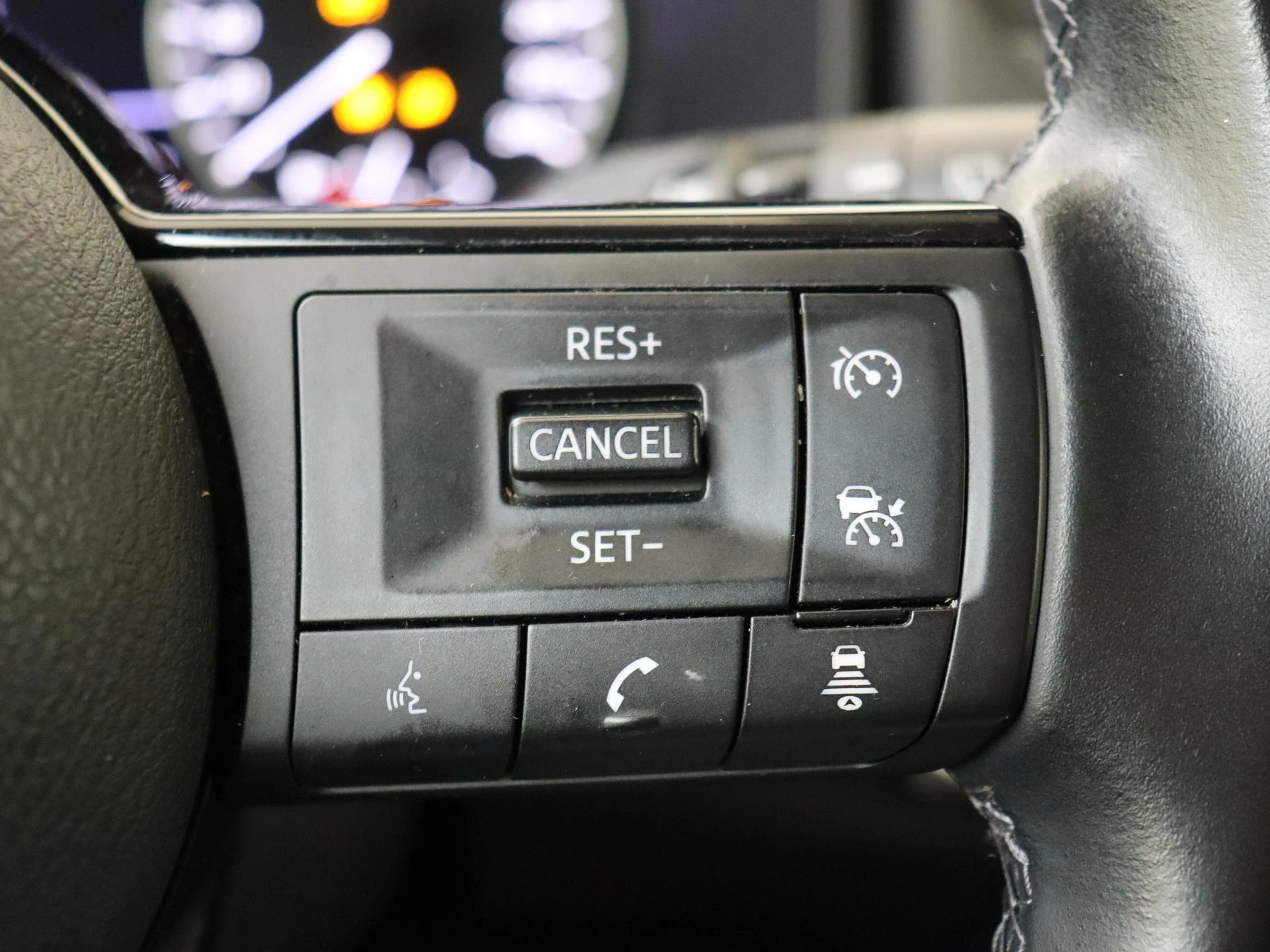 Nissan-QASHQAI-image-12