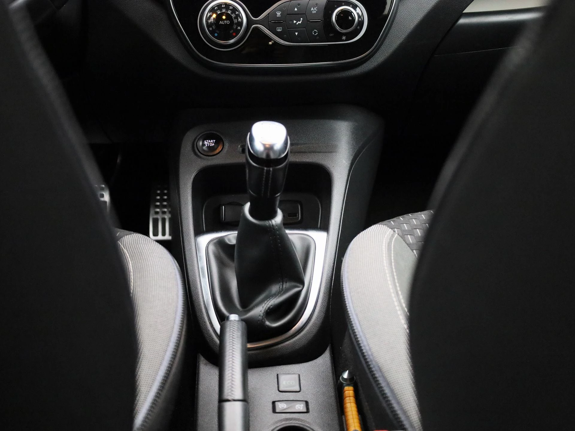 Renault-Captur-image-9