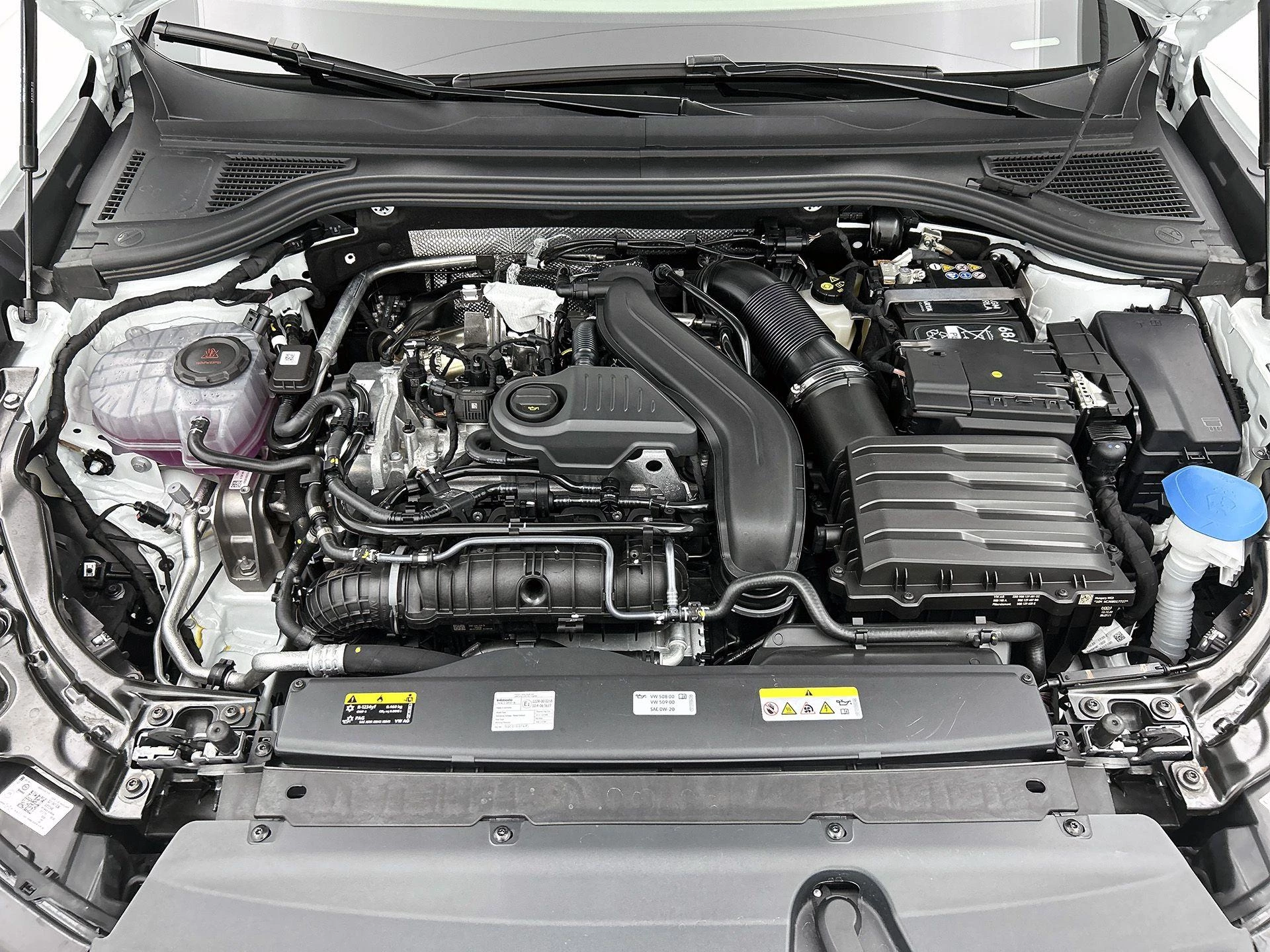 Volkswagen-Passat-image-26