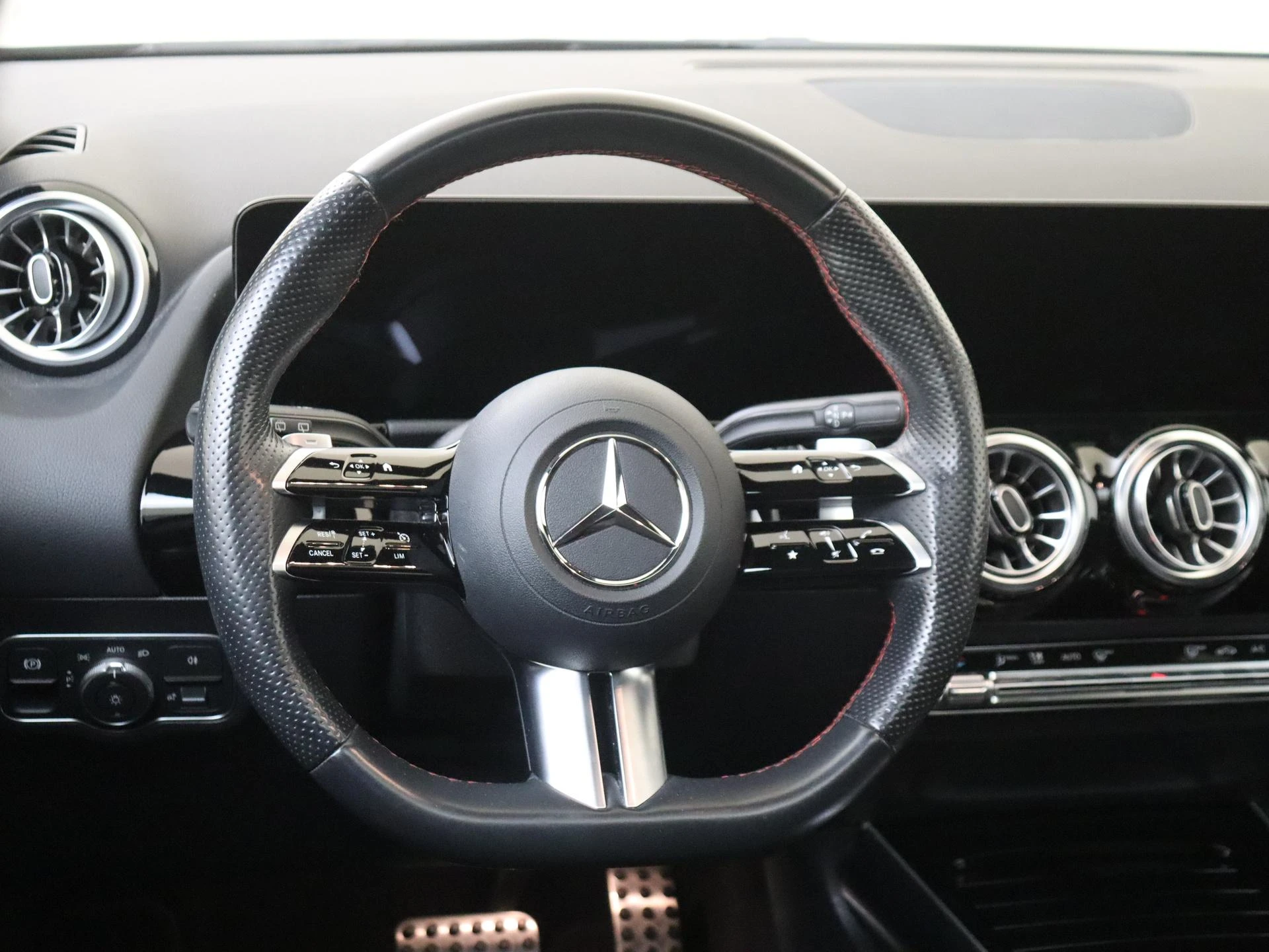 Mercedes-Benz-B-Klasse-image-9
