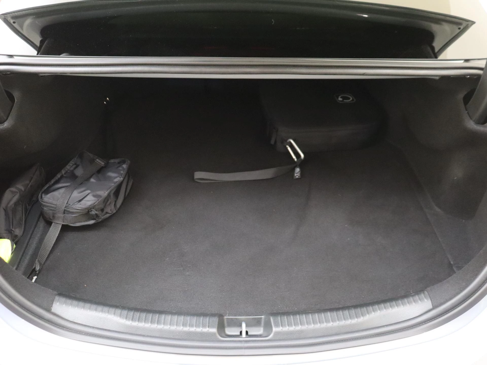 Mercedes-Benz-C-Klasse-image-29