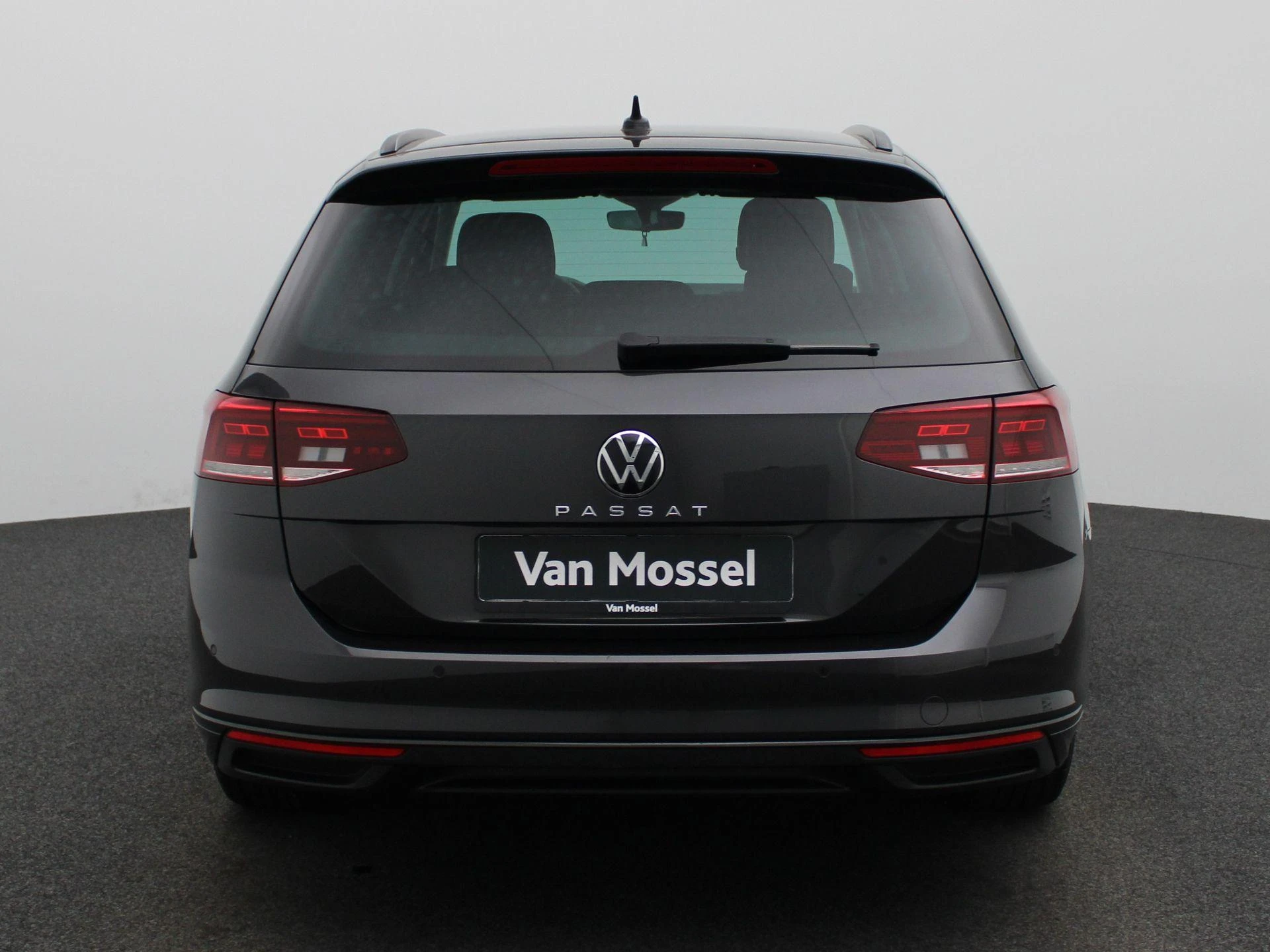 Volkswagen-Passat-image-5