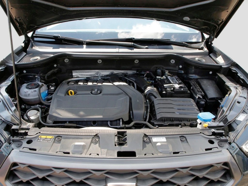 SEAT Ateca 1.5 TSI DSG FR 18" ACC Pano SHZ LED Rückfa