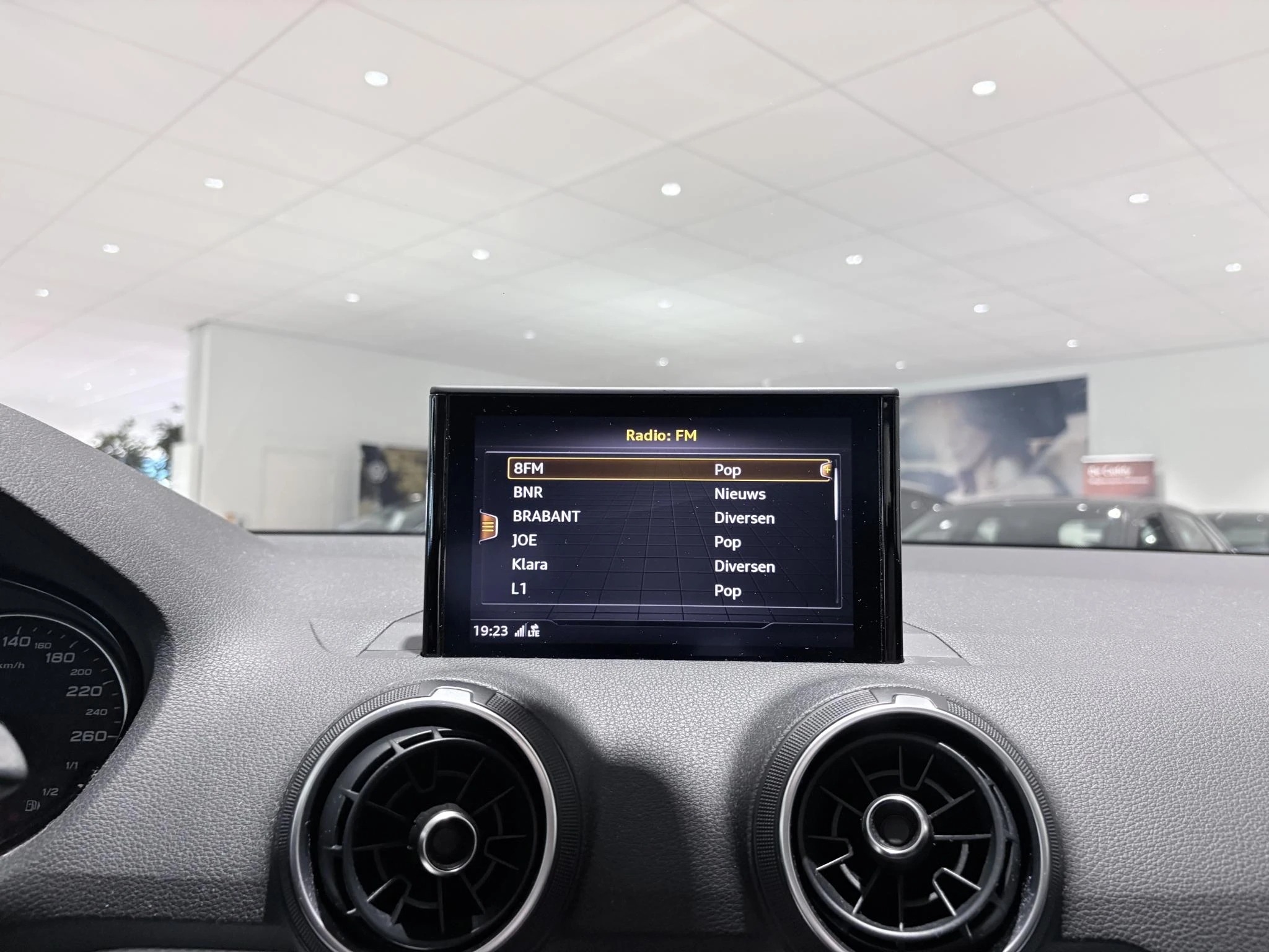 Audi-Q2-image-19