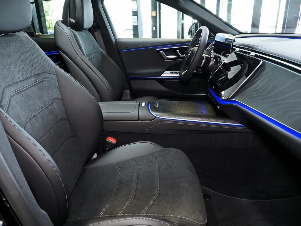 Mercedes-Benz-E-Klasse 300 de-image-12