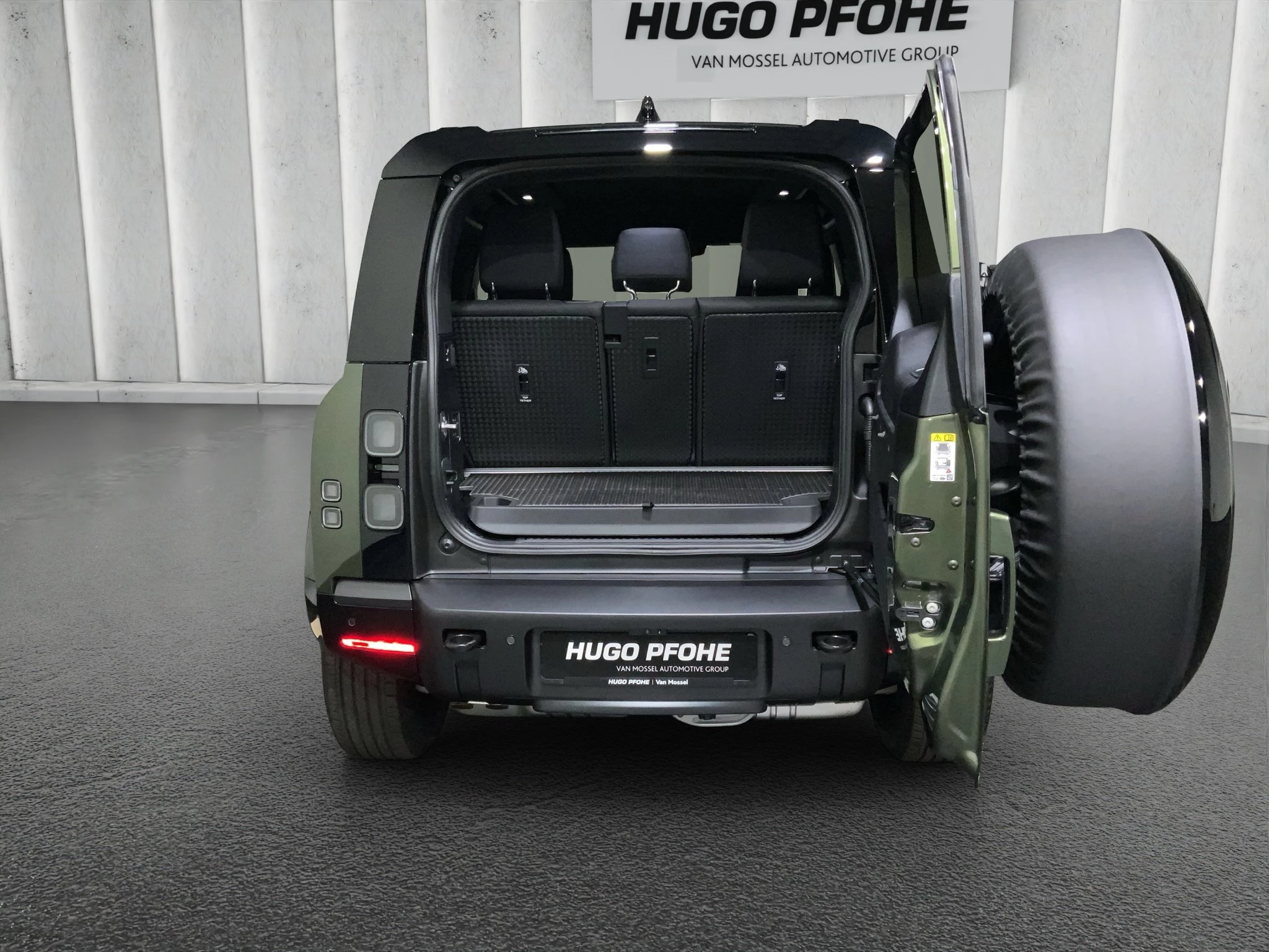 Land Rover Defender 90 X-Dynamic SE D250