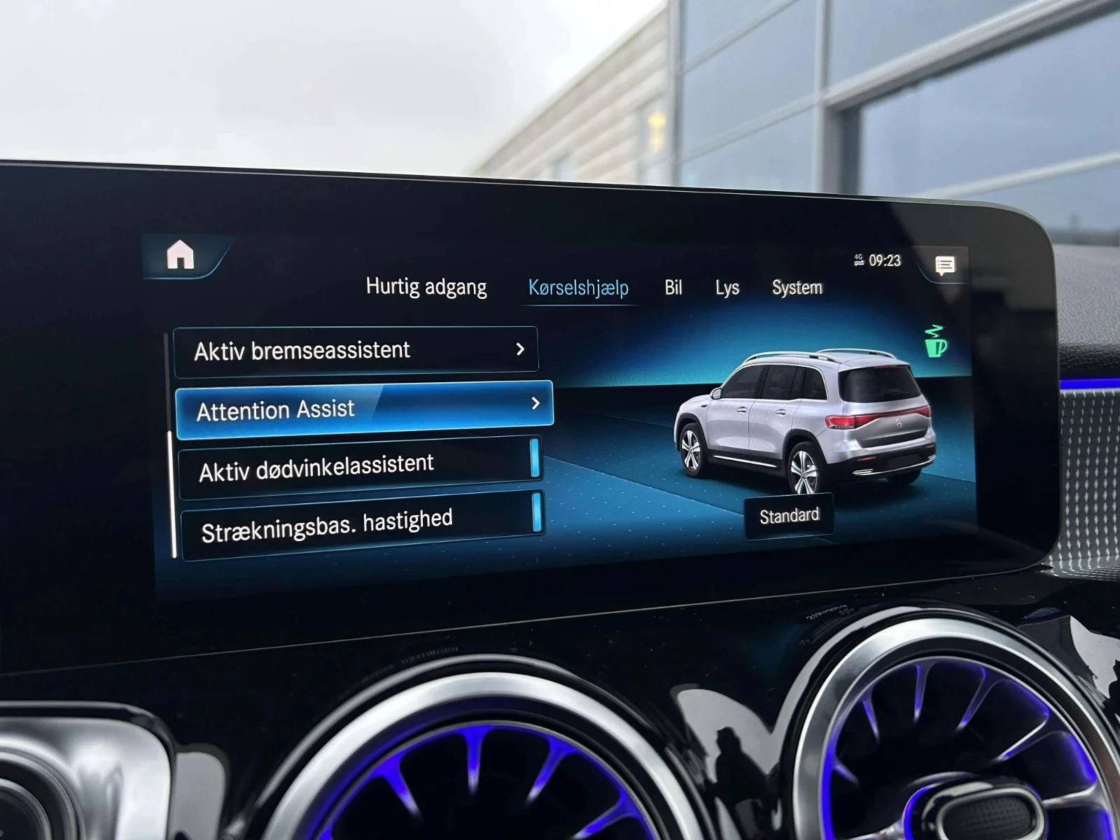 Mercedes-Benz-EQB-image-18