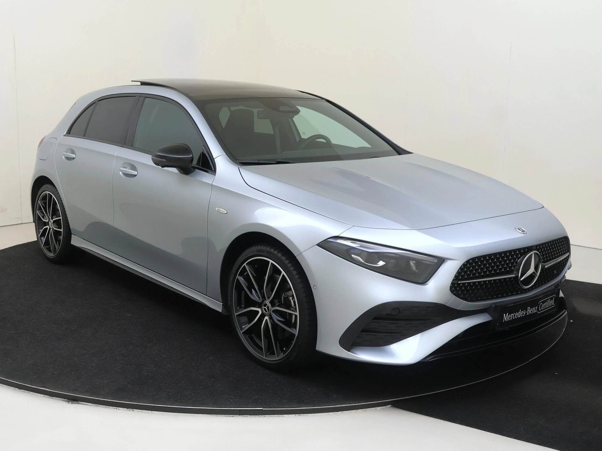 Mercedes-Benz-A-Klasse-image-1