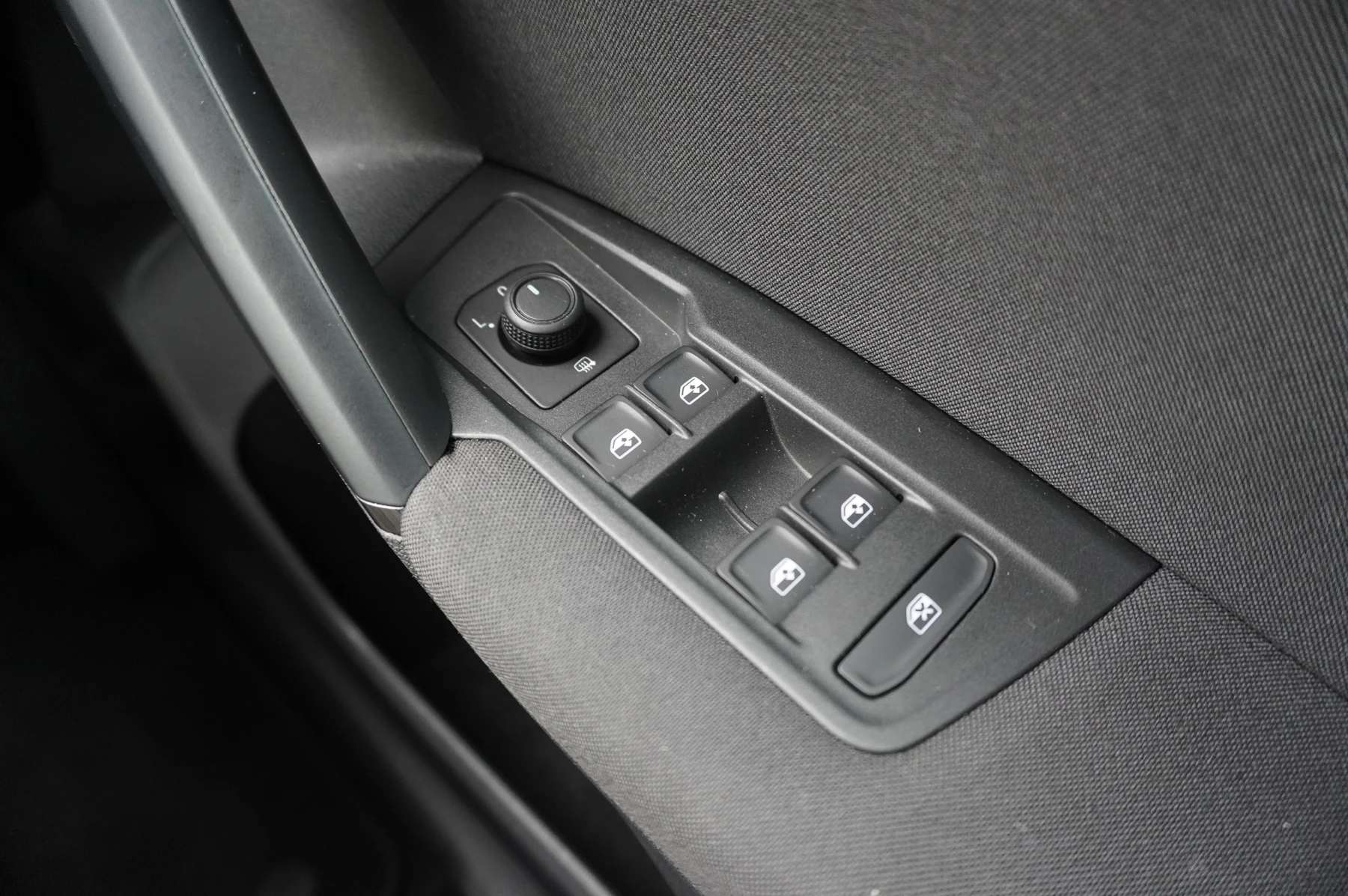 Volkswagen-Tiguan-image-23