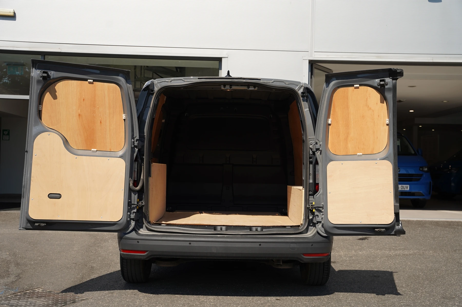 Volkswagen-Caddy-image-27