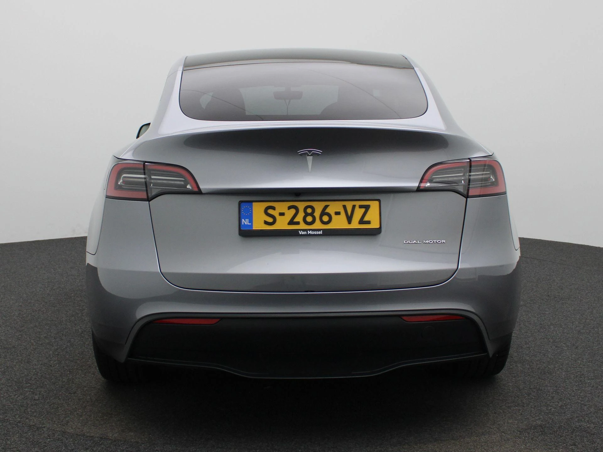 Tesla-Model Y-image-4