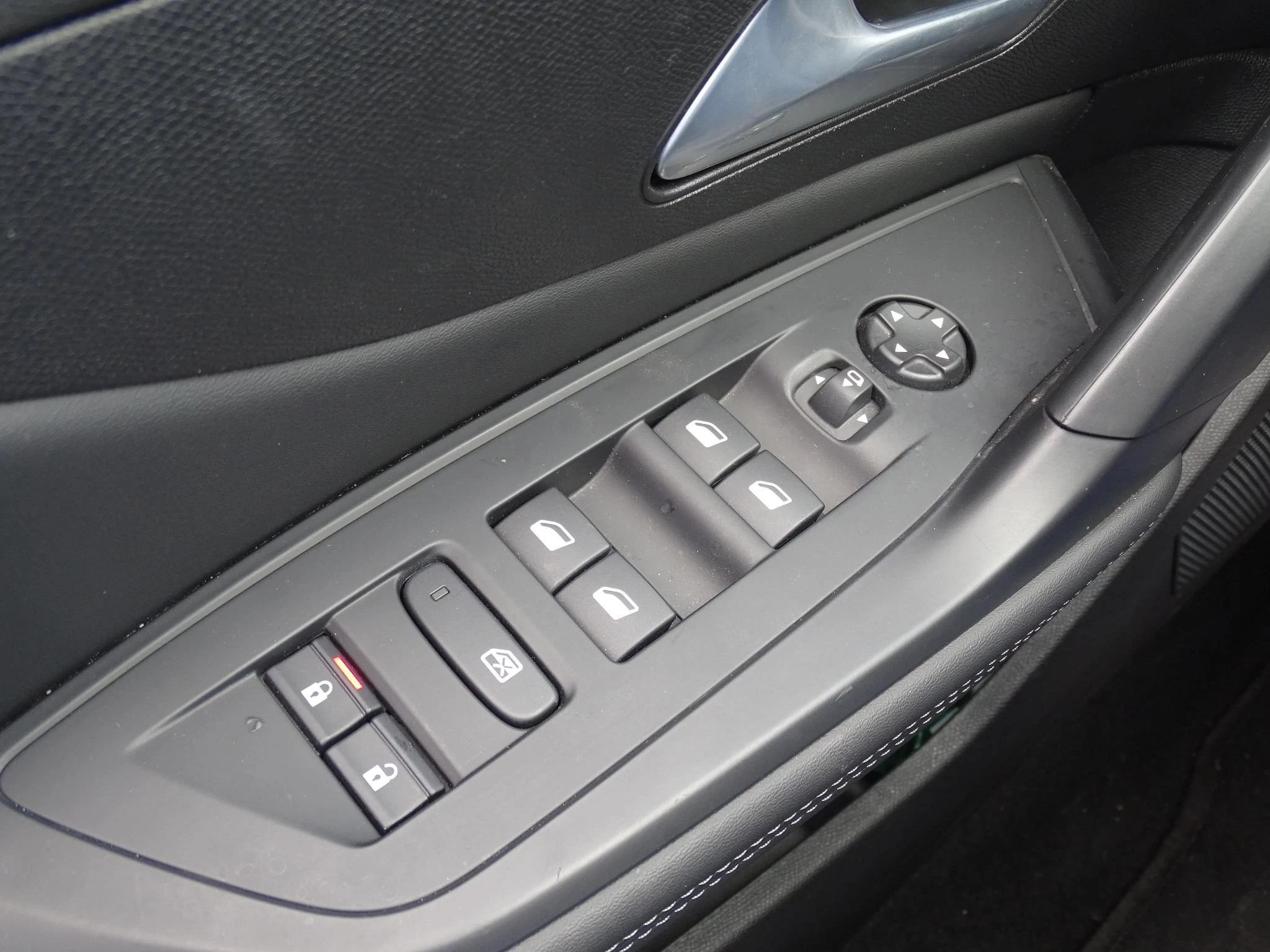 Peugeot-408-image-15