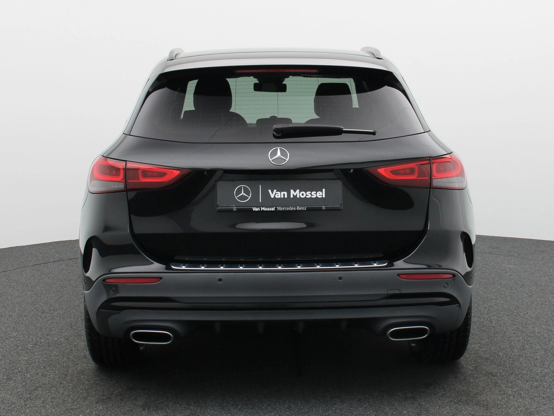 Mercedes-Benz GLA 180 AMG Line + NIGHTPAKKET + SENSOREN + CAMERA +
