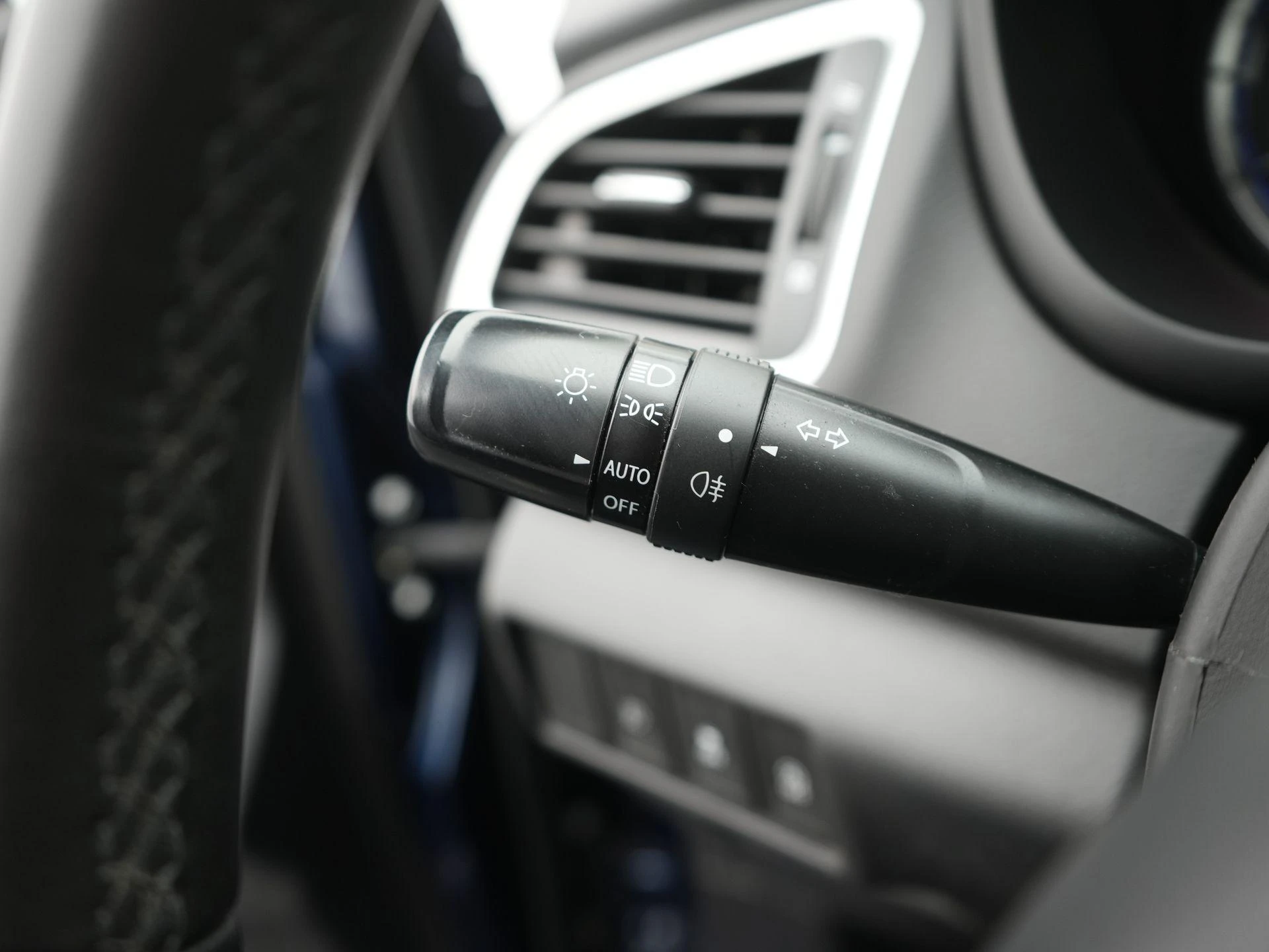 Suzuki-S-Cross-image-23