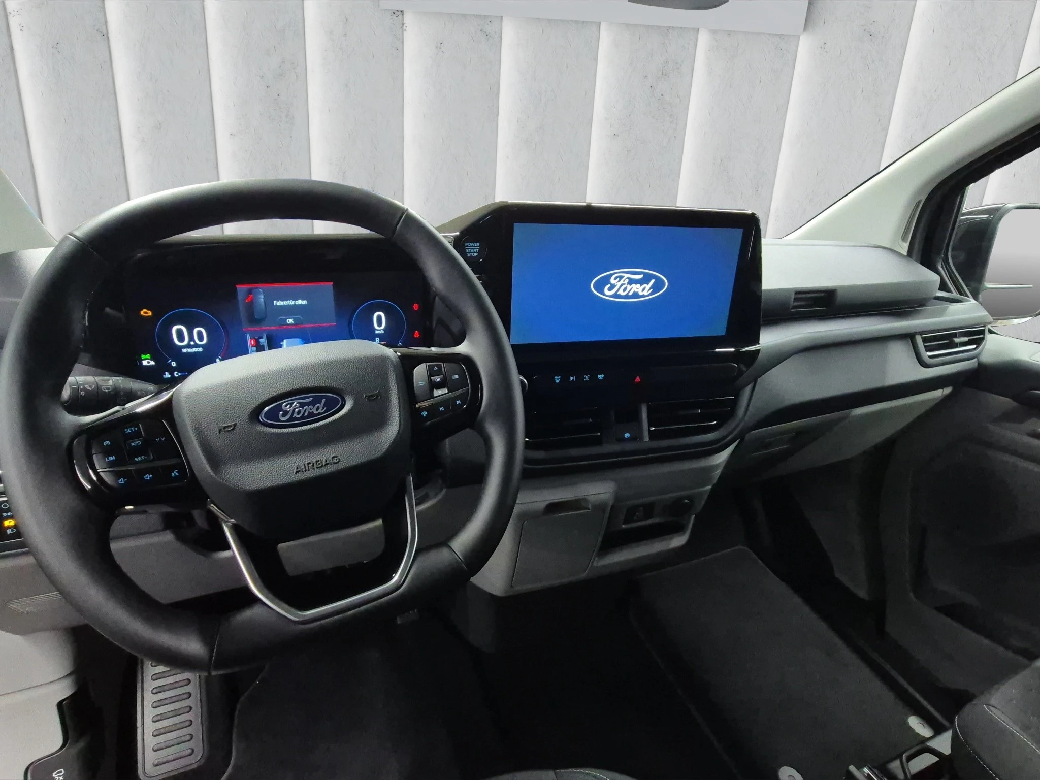 Ford-Tourneo Custom-image-11