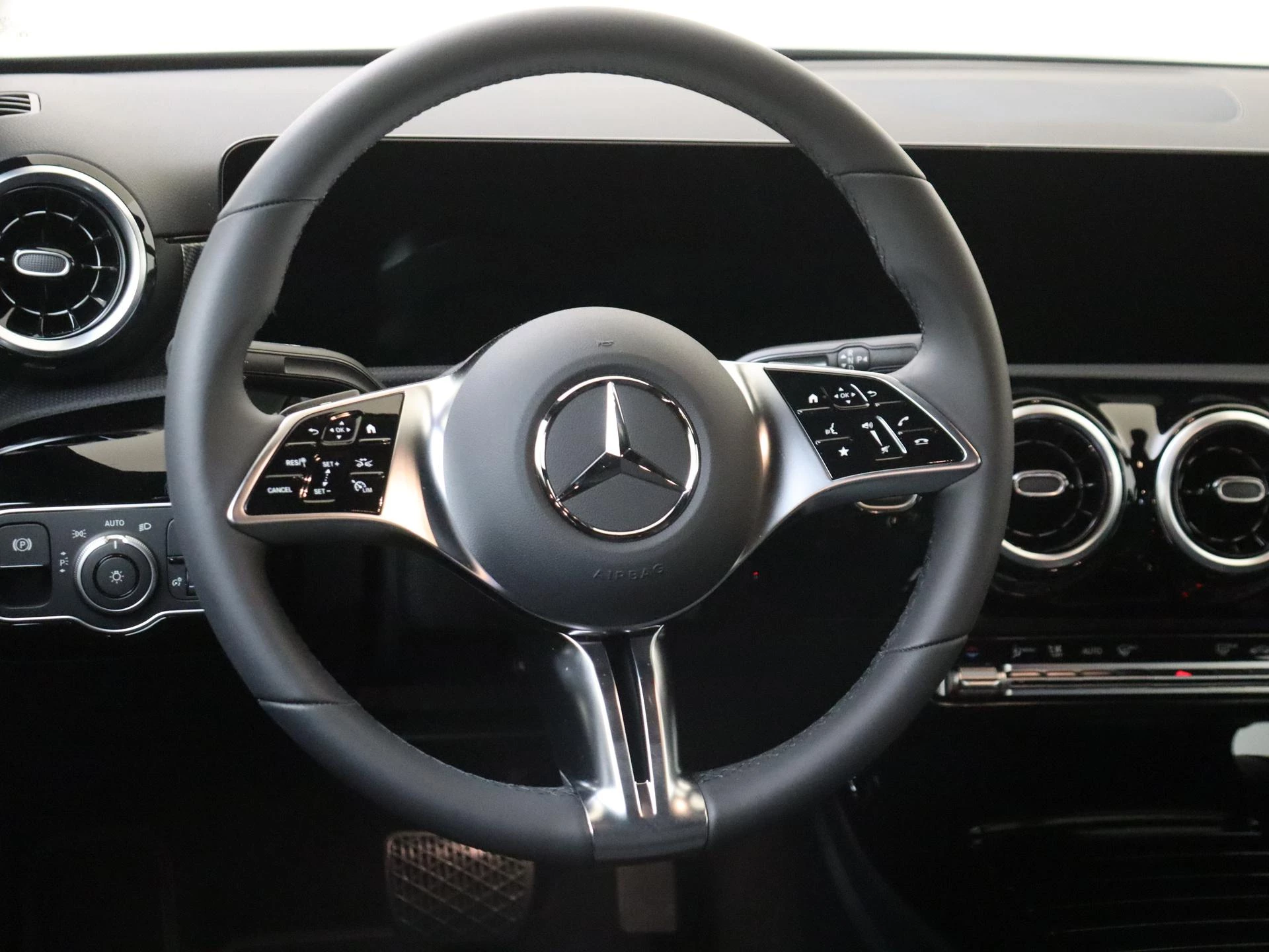 Mercedes-Benz-A-Klasse-image-9