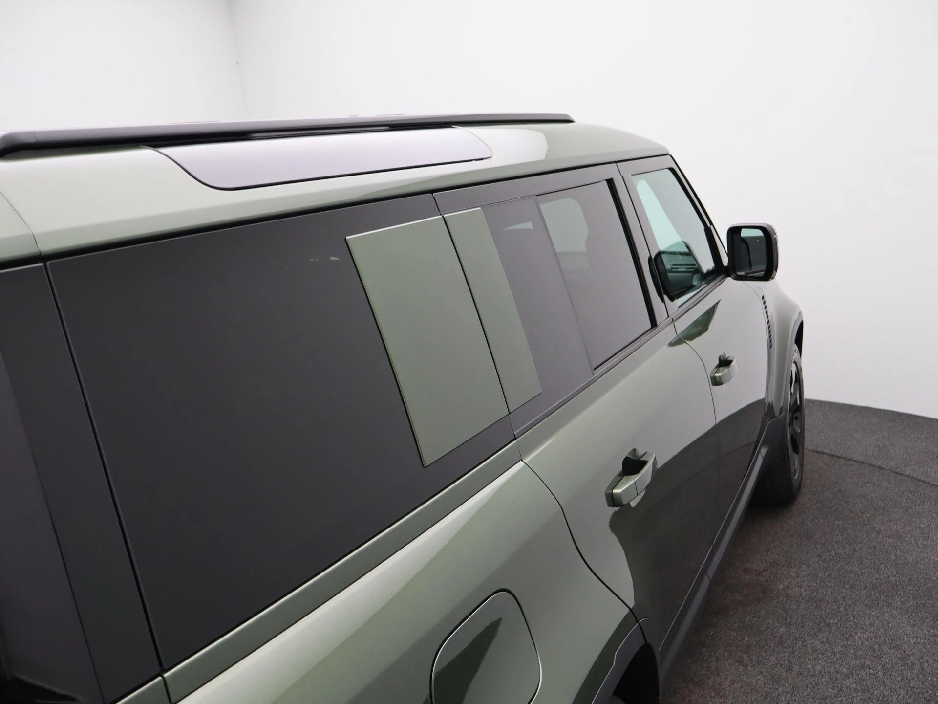 Land Rover-Defender-image-42