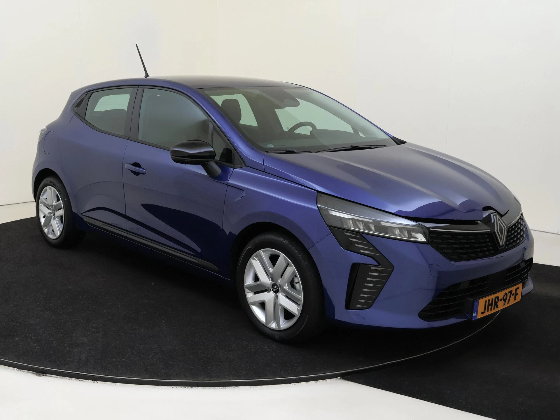 Renault-Clio-image-1