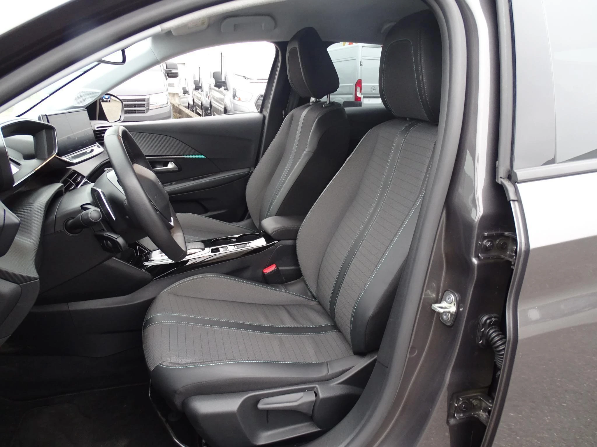 Peugeot-208-image-10