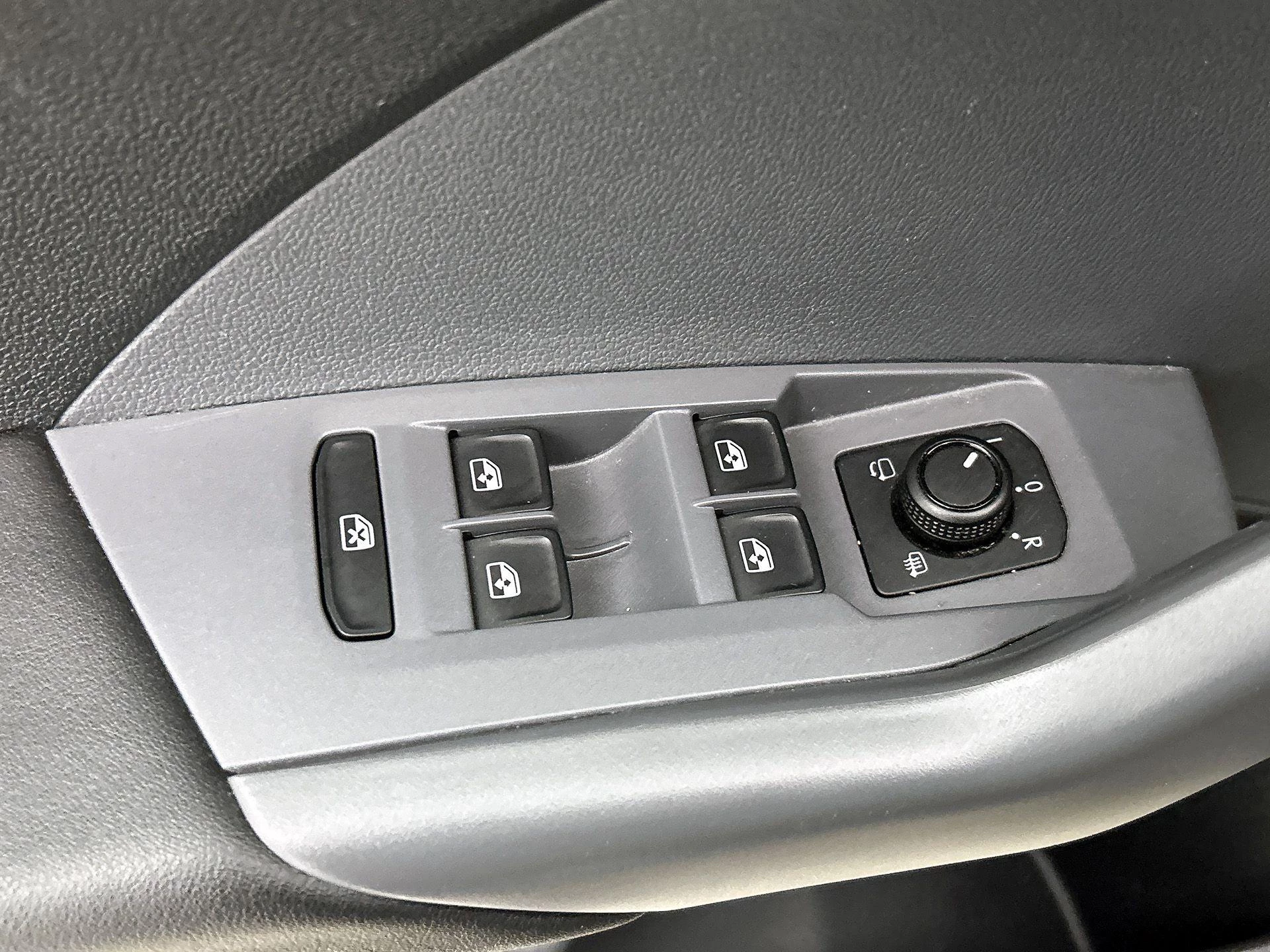 Volkswagen-T-Cross-image-39