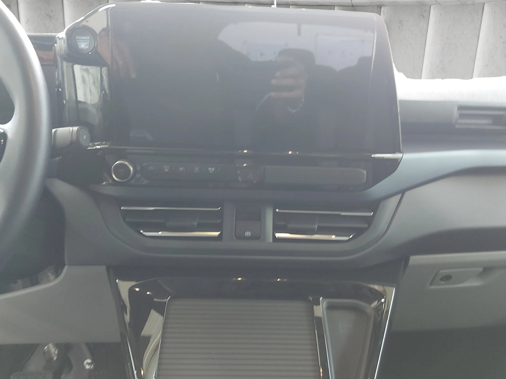 Ford-Tourneo Custom-image-14
