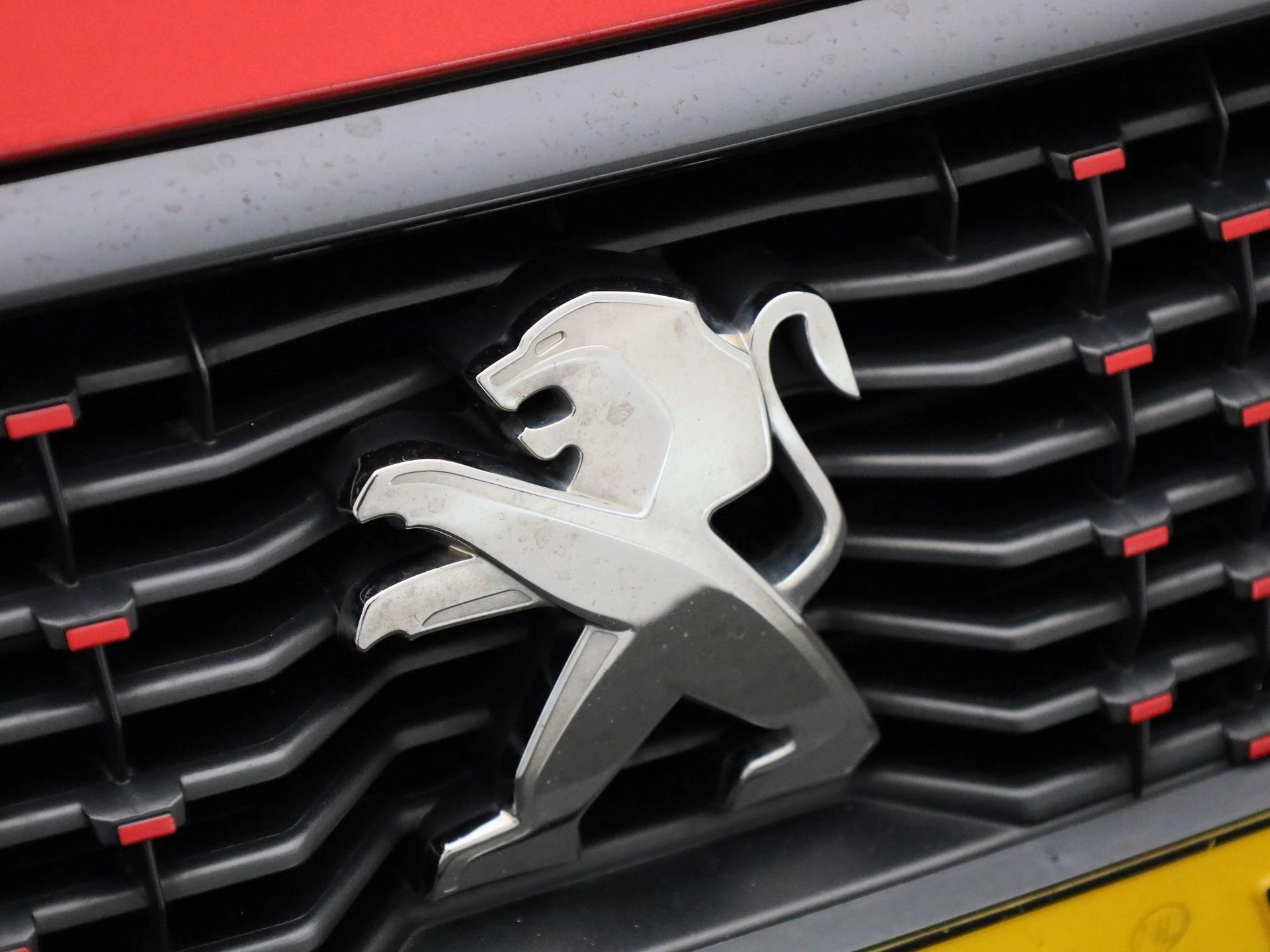 Peugeot-e-208-image-34