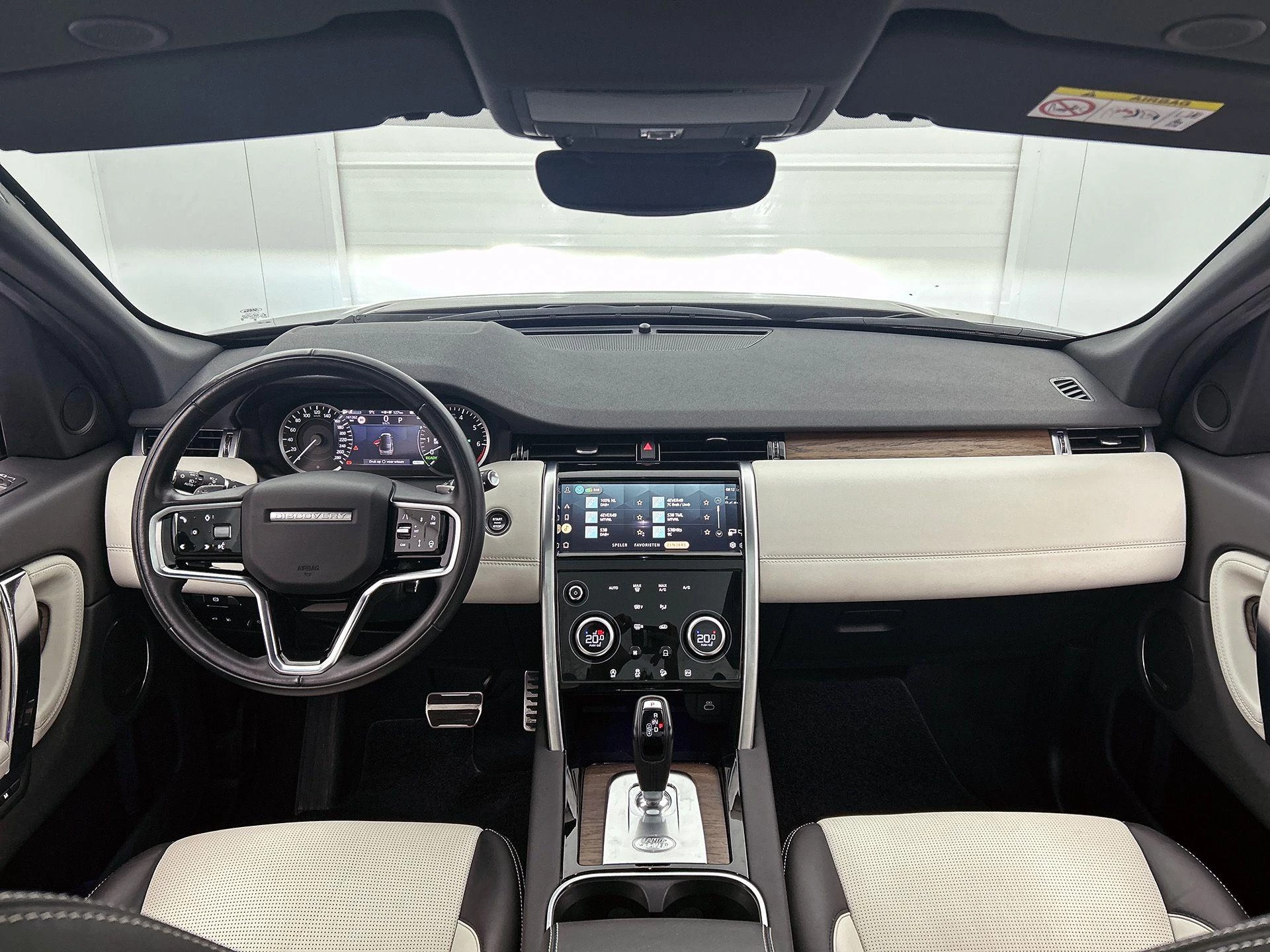 Land Rover-Discovery Sport-image-25