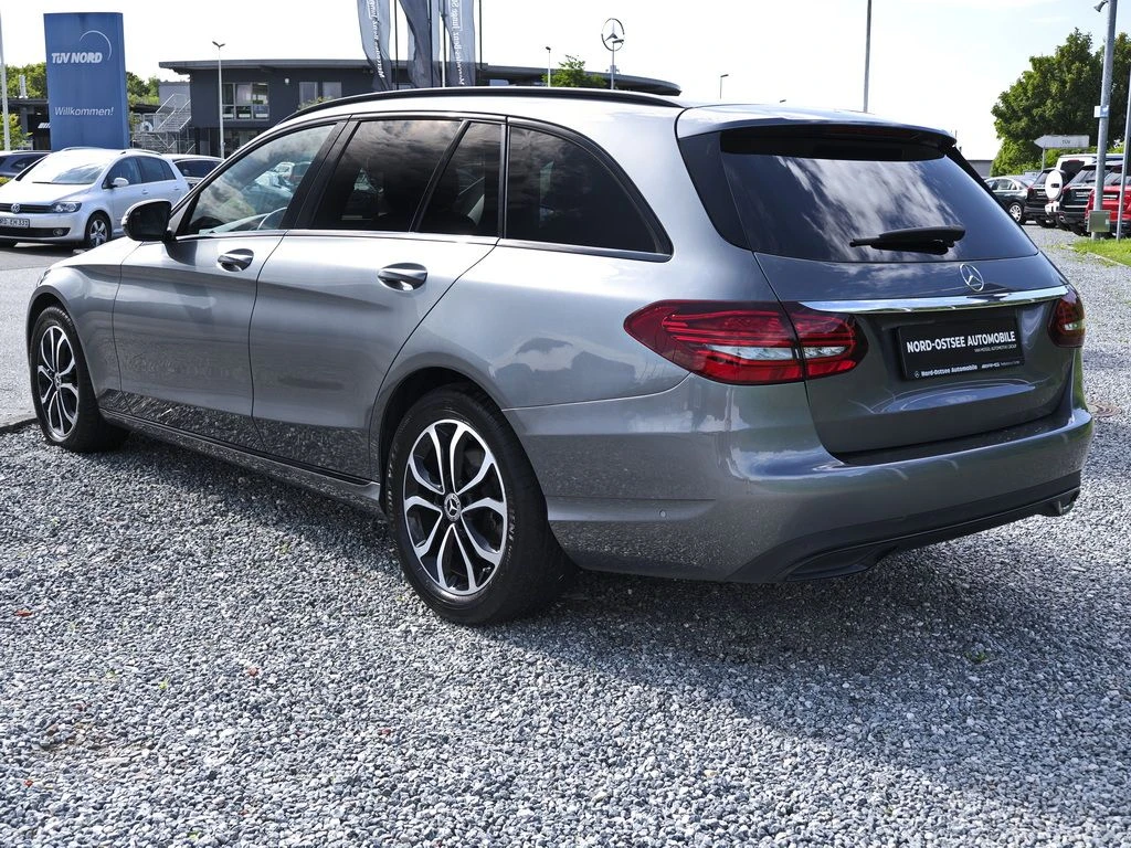 Mercedes-Benz-C-Klasse 220-image-4