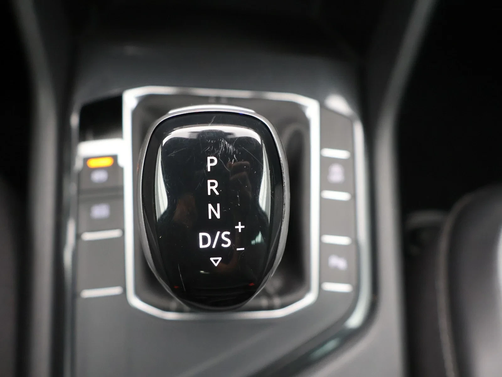 Volkswagen Tiguan Tiguan R-Line 1.5TSI 150PK *AUTOMAAT*TREKHAAK*LED*CAMERA*NAVI*VIRTUAL COCKPIT*APP-CONNECT*...*