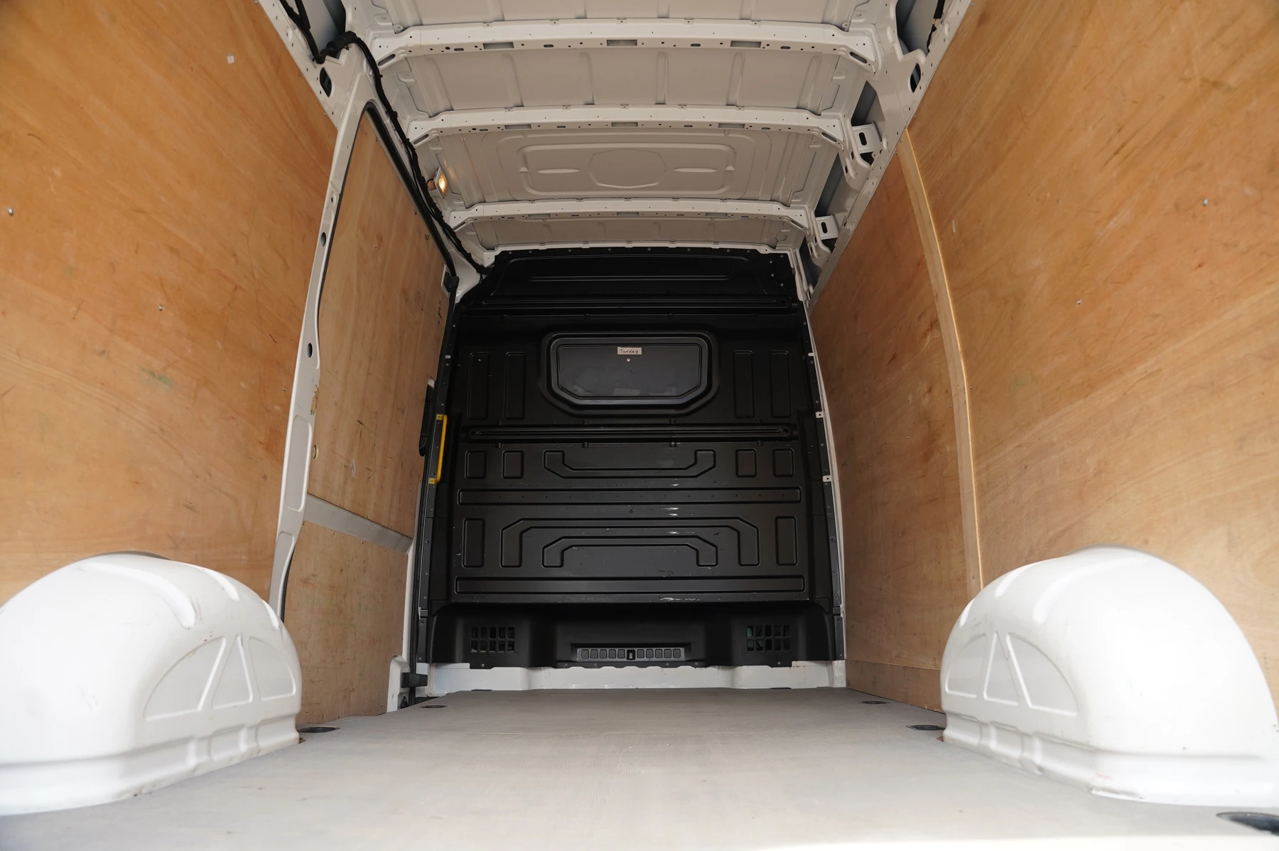 Volkswagen-Crafter-image-10