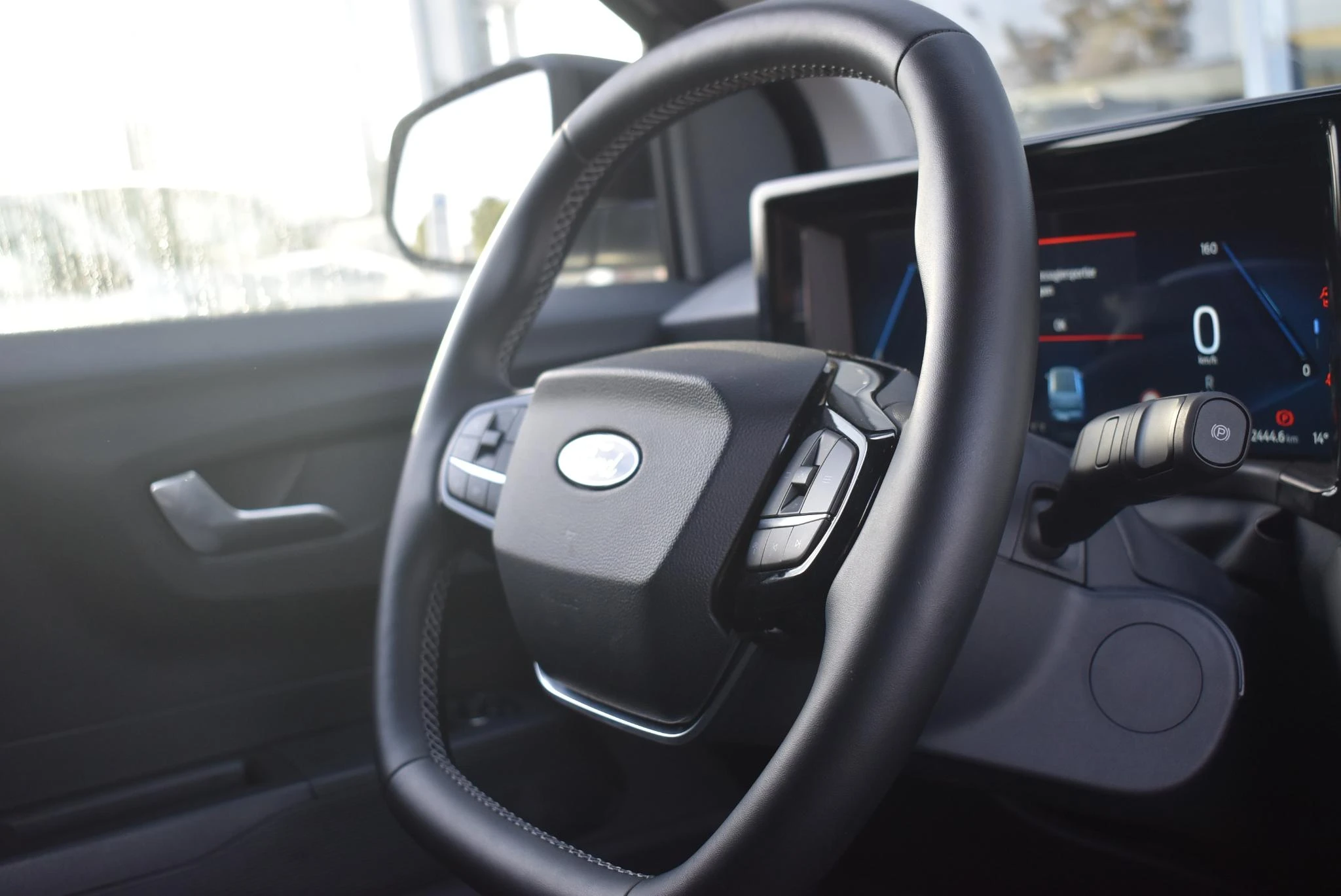 Ford-E-Transit Courier-image-25
