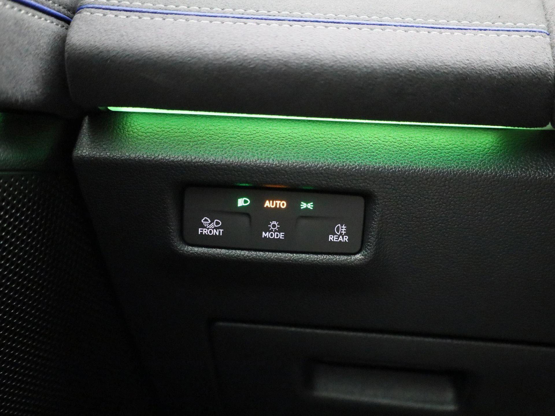 Volkswagen-Tiguan-image-24