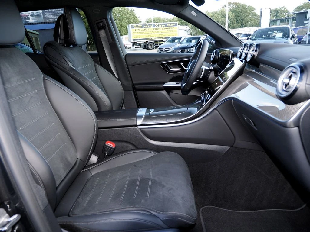 Mercedes-Benz-GLC 300 d-image-11