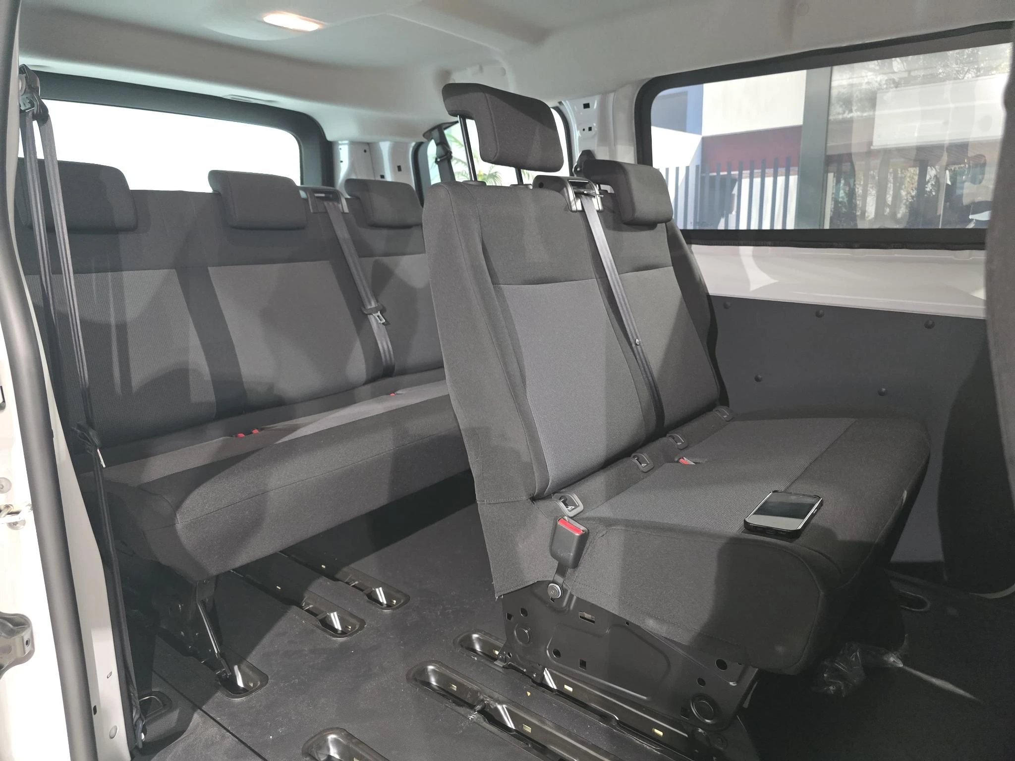 Citroën-ë-Jumpy-image-11