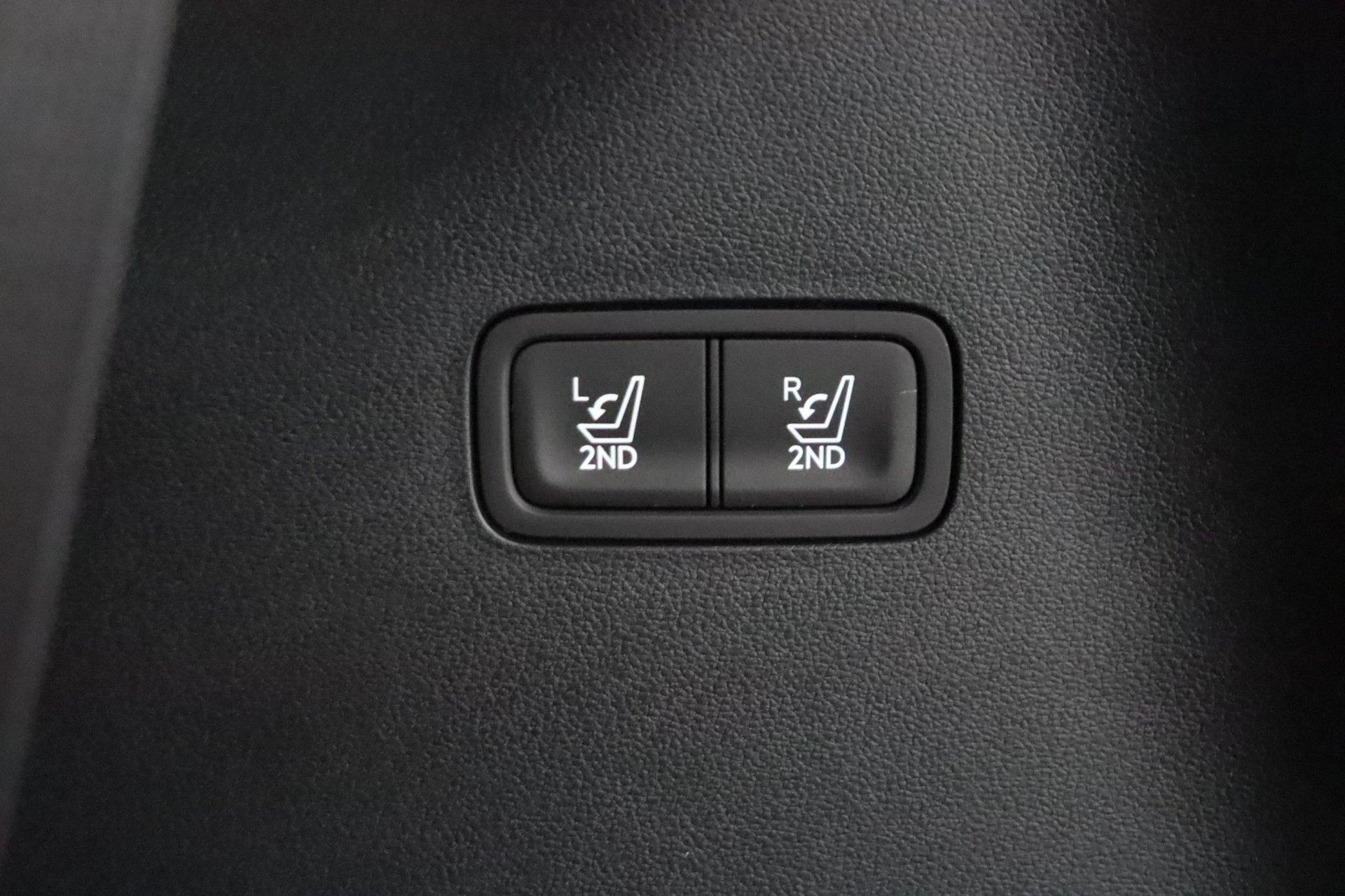 Hyundai-Santa Fe-image-27