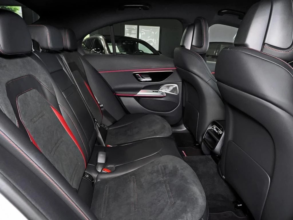 Mercedes-AMG-E-Klasse 53 AMG-image-16