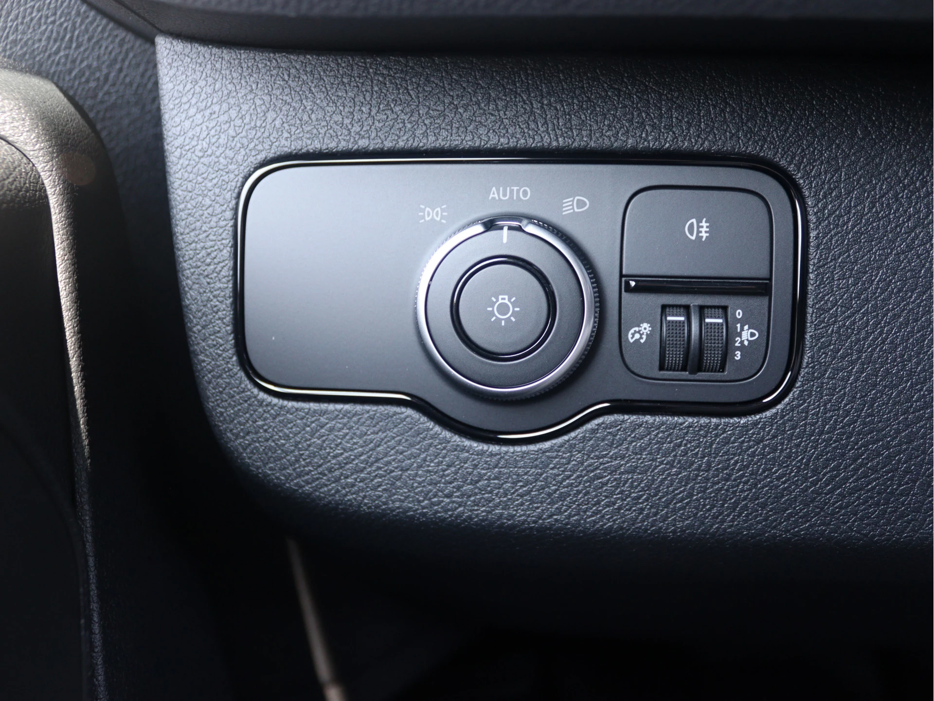 Mercedes-Benz-Sprinter-image-11