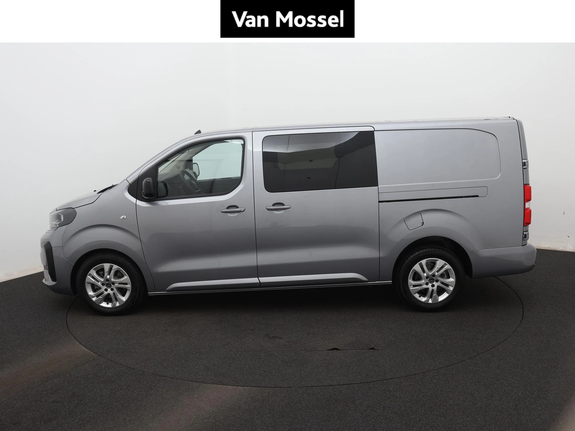 Opel-Vivaro-image-0