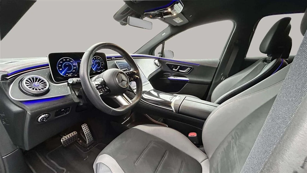Mercedes-Benz-EQE-image-9