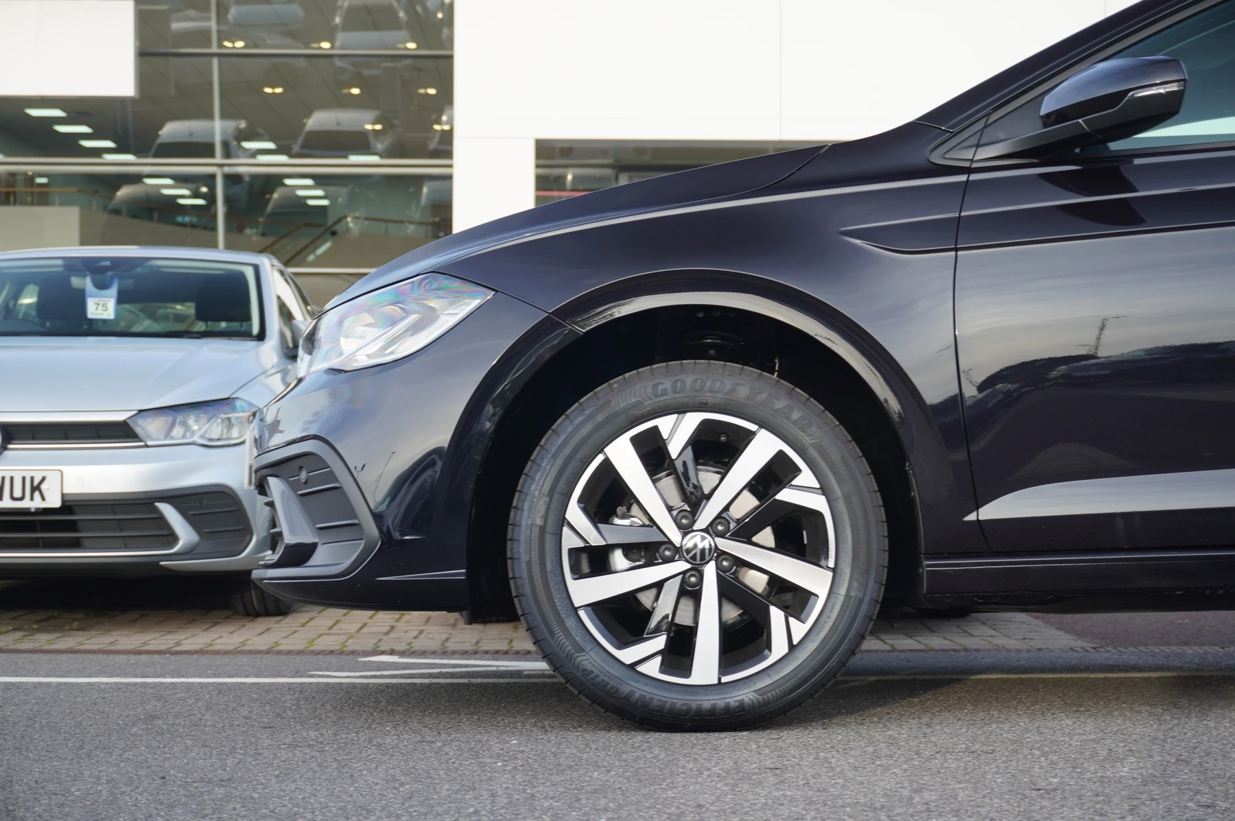 Volkswagen-Polo-image-4
