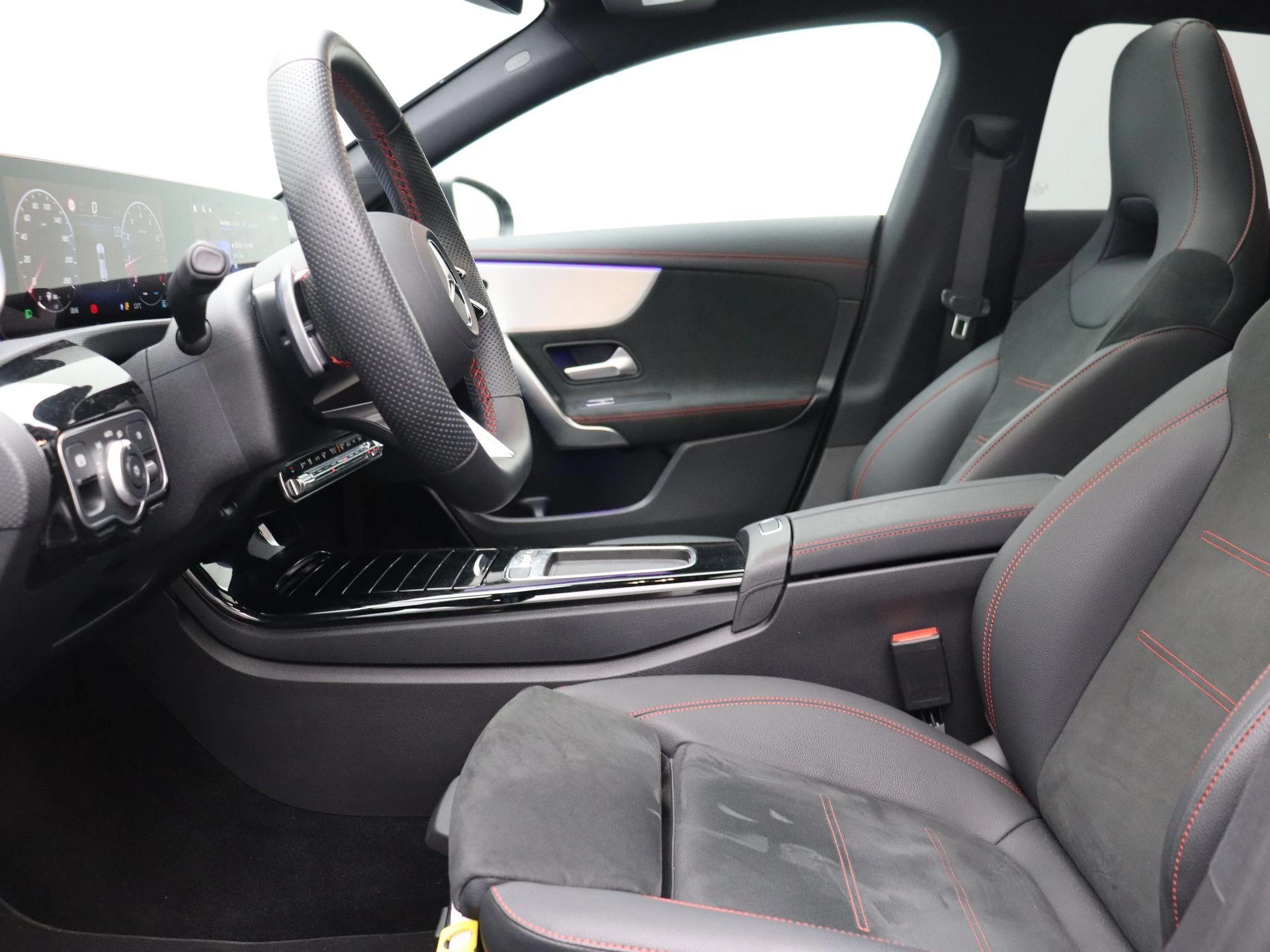 Mercedes-Benz CLA 180 Star Edition Shooting Brake + PANORAMISCH DAK + MULTIBEAM LED +