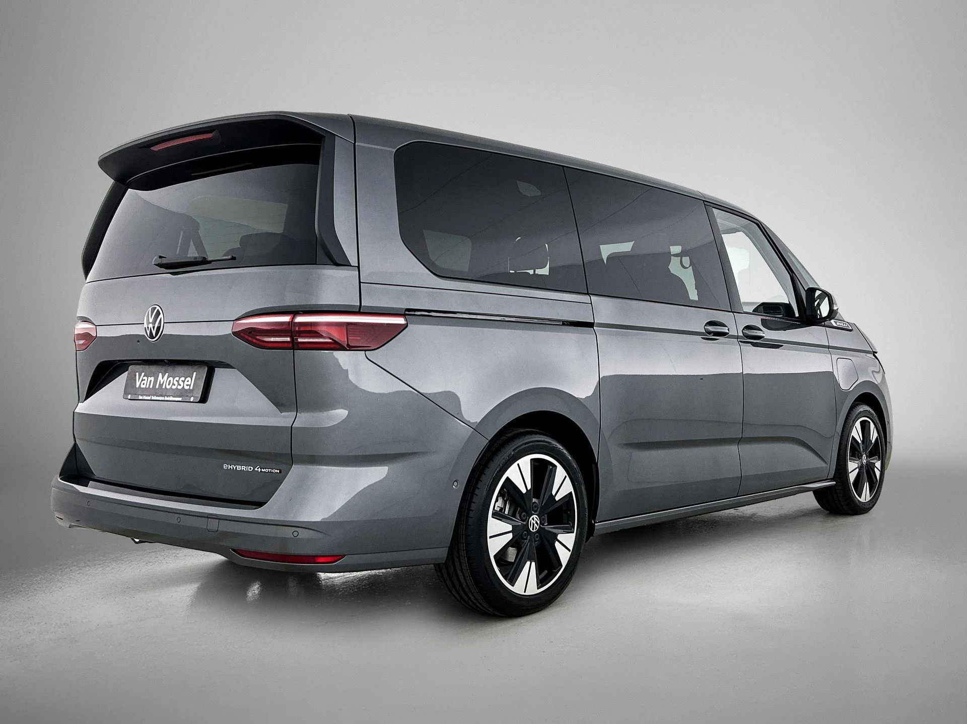 Volkswagen-Multivan-image-3