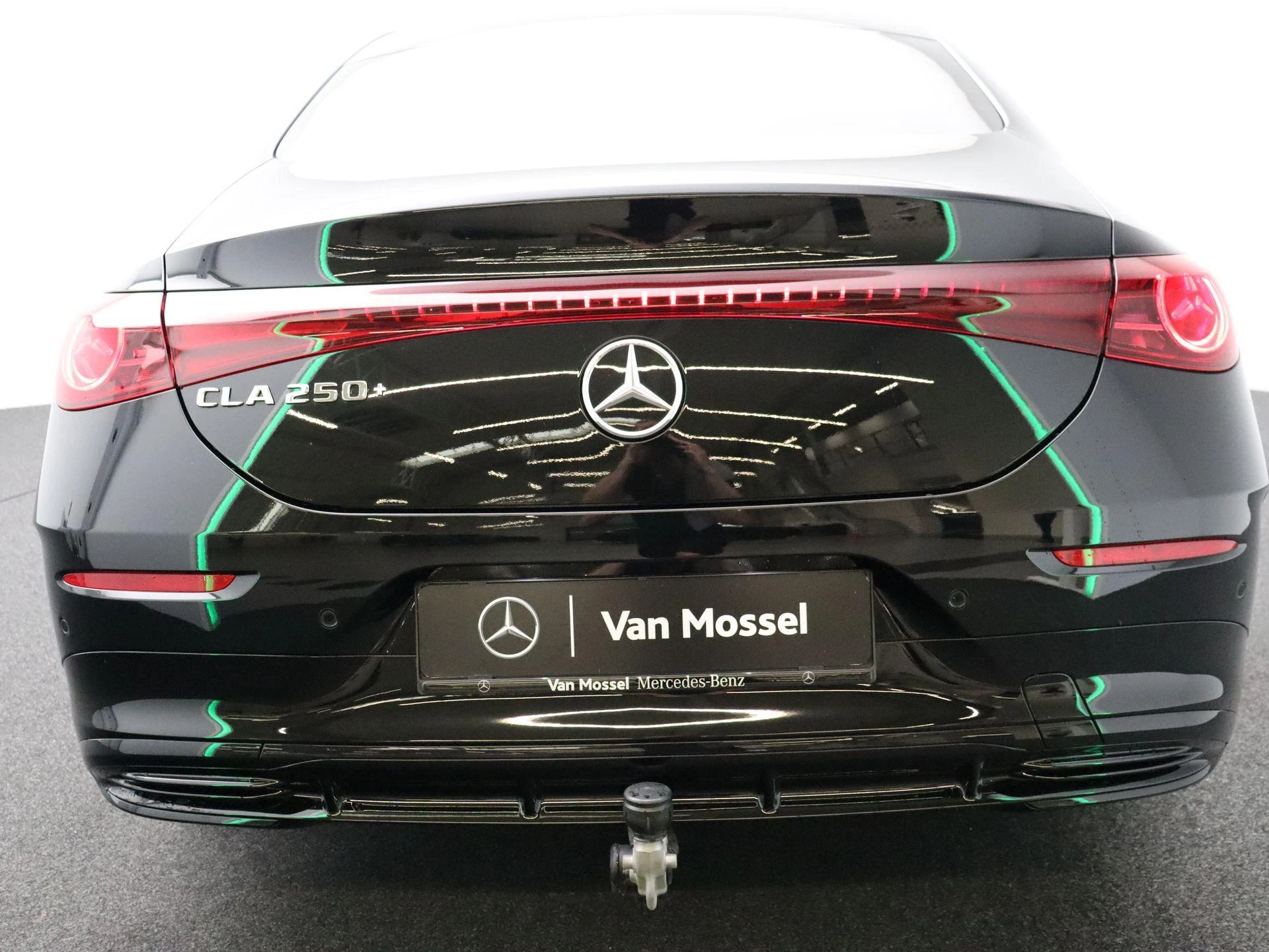 Mercedes-Benz-CLA-image-23