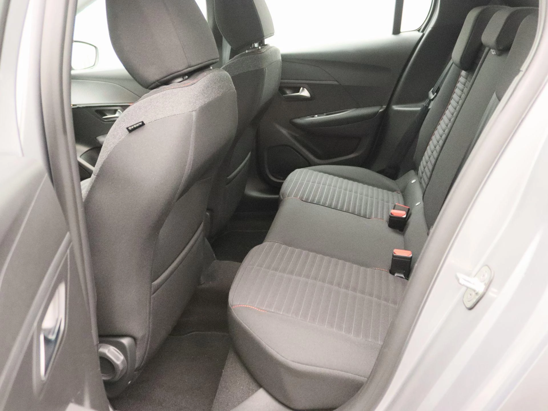 Peugeot-208-image-17